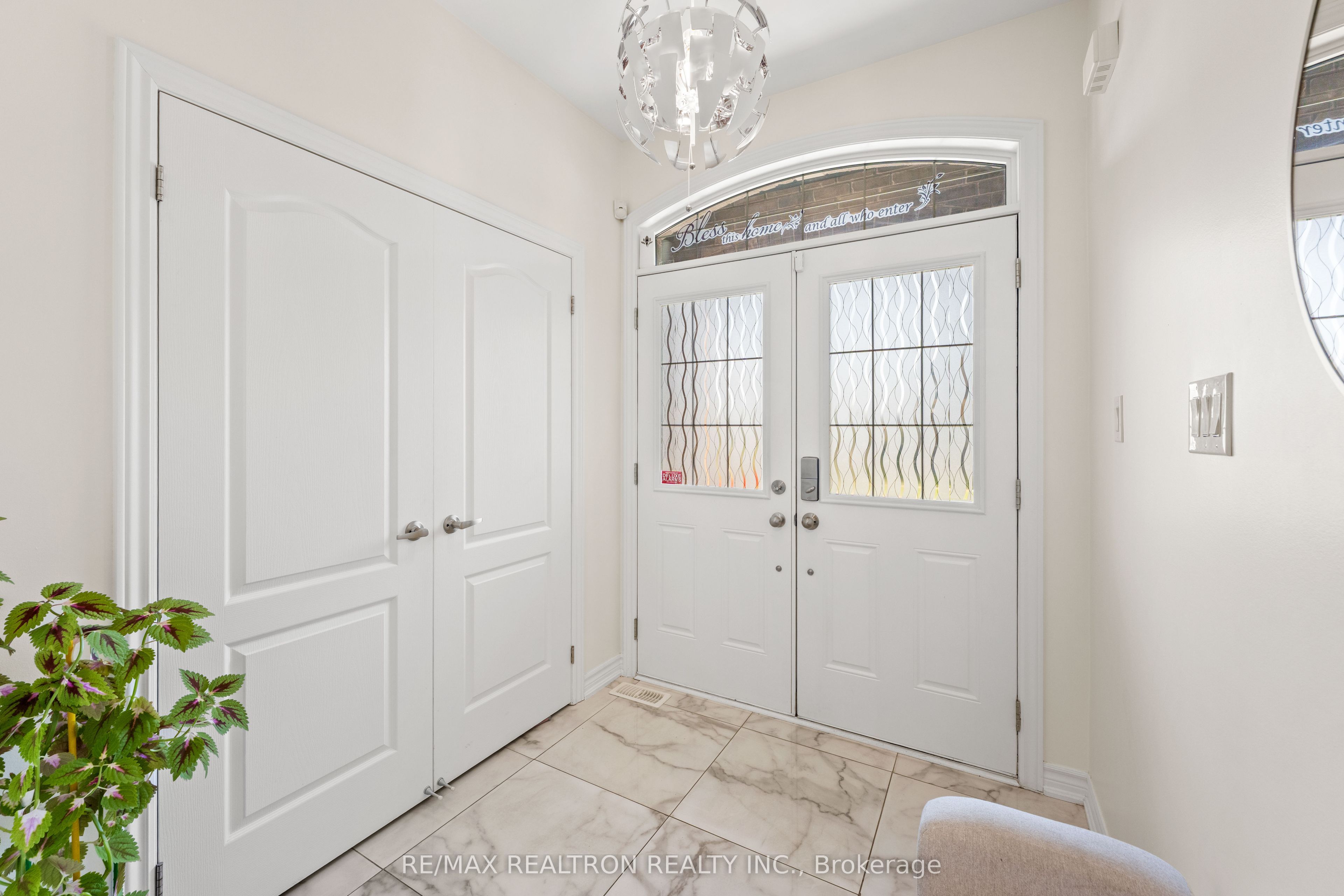 2072 Allison Street, Innisfil, ON L9S 0K7 photo 4