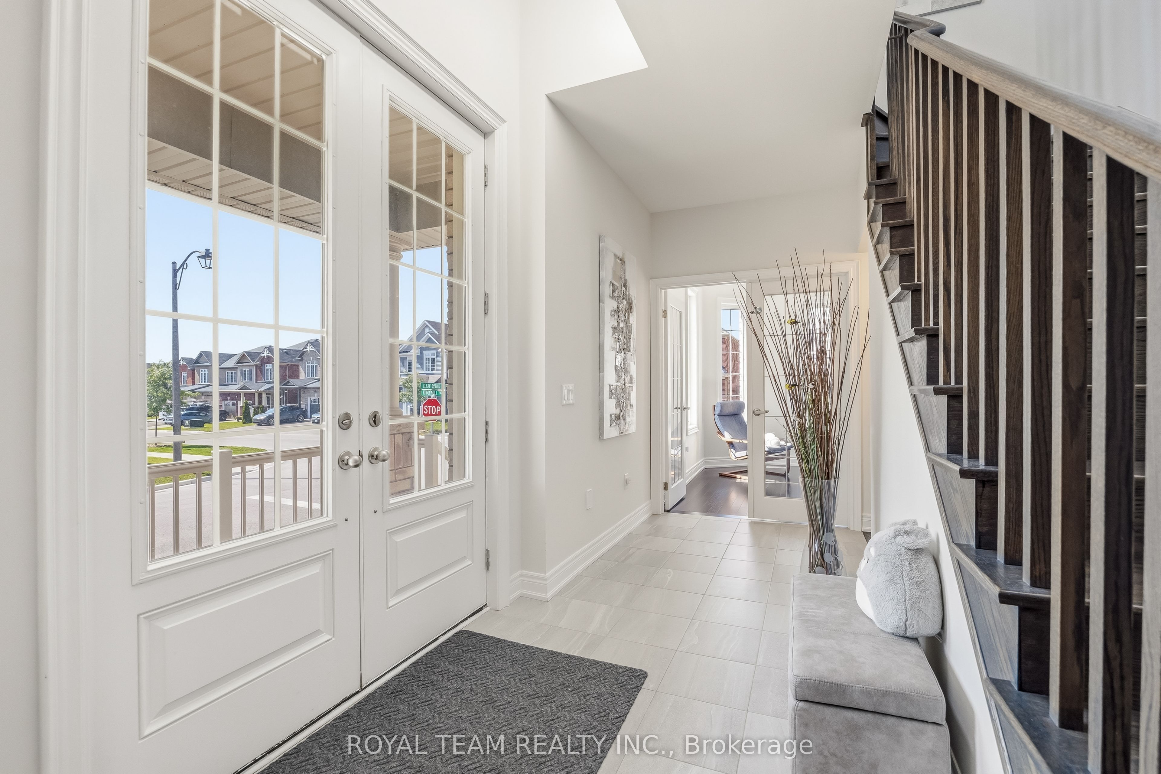 97 Kingknoll Crescent, Georgina, ON L4P 0C9 photo 4