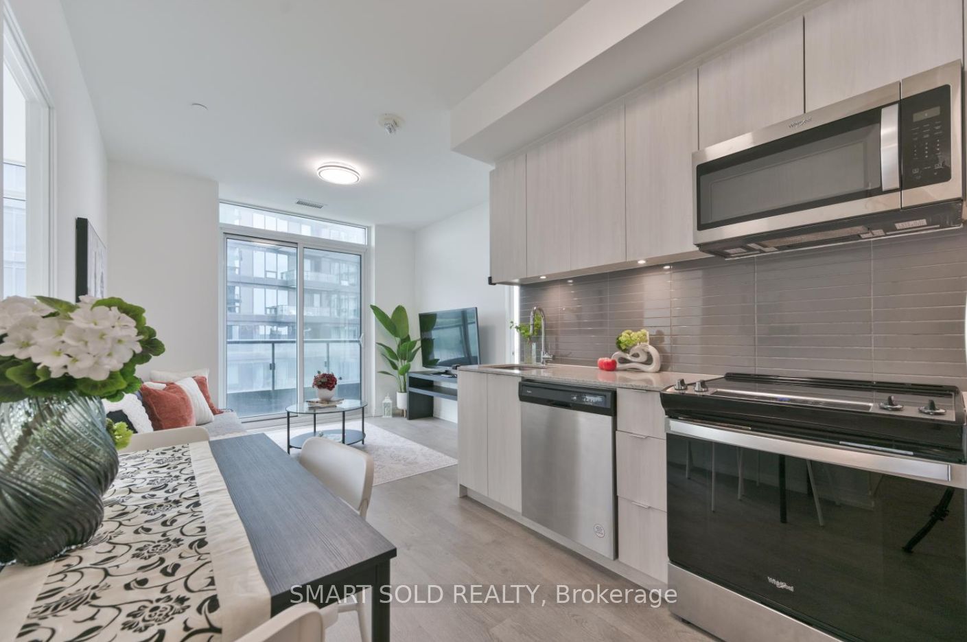 8868 Yonge Street, Richmond Hill, ON L4C 0T4 photo 2