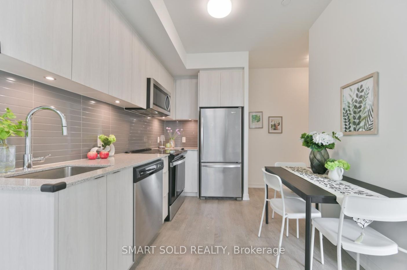 8868 Yonge Street, Richmond Hill, ON L4C 0T4 photo 3