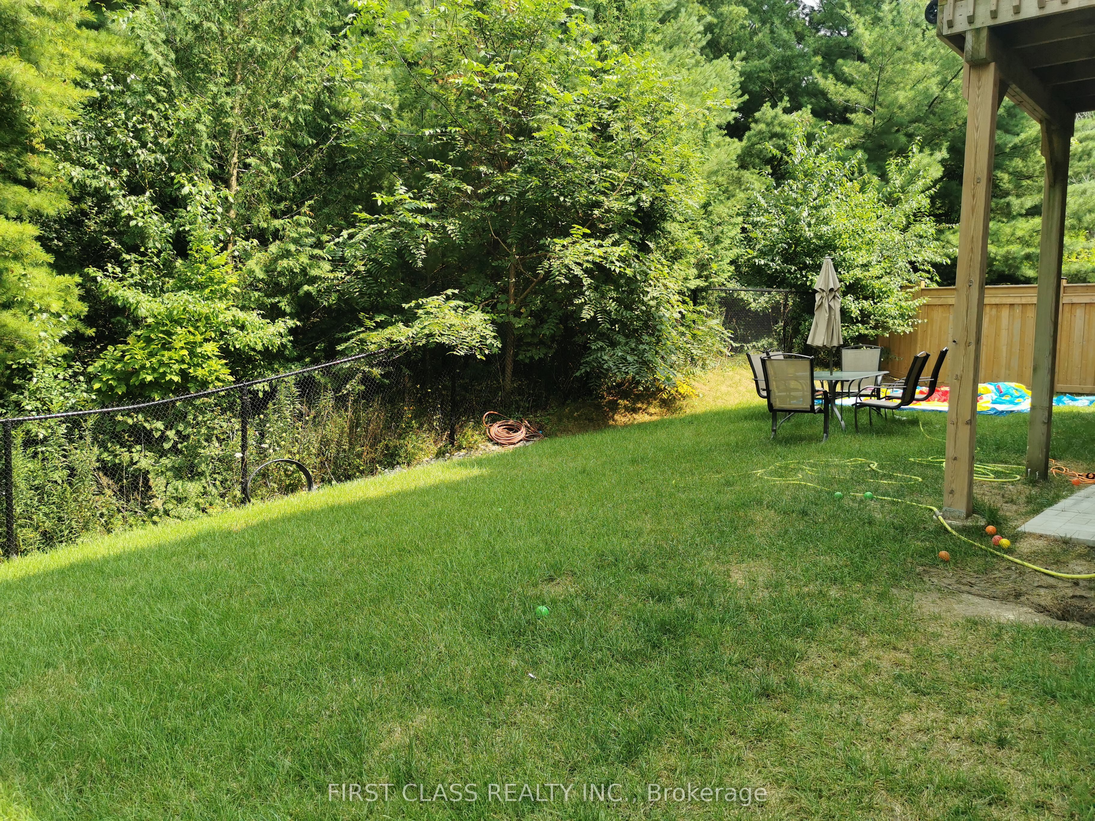 657 Clifford Perry Place, Newmarket, ON L3X 0J4 photo 2