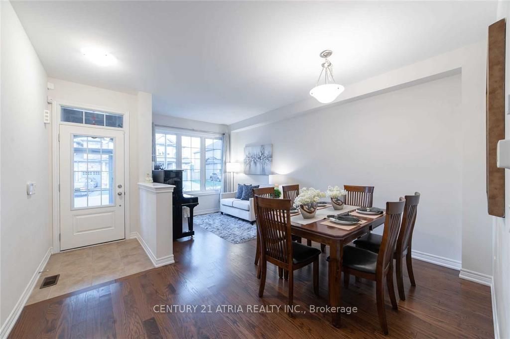 58 Mondial Crescent, East Gwillimbury, ON L9N 0S2 photo 3