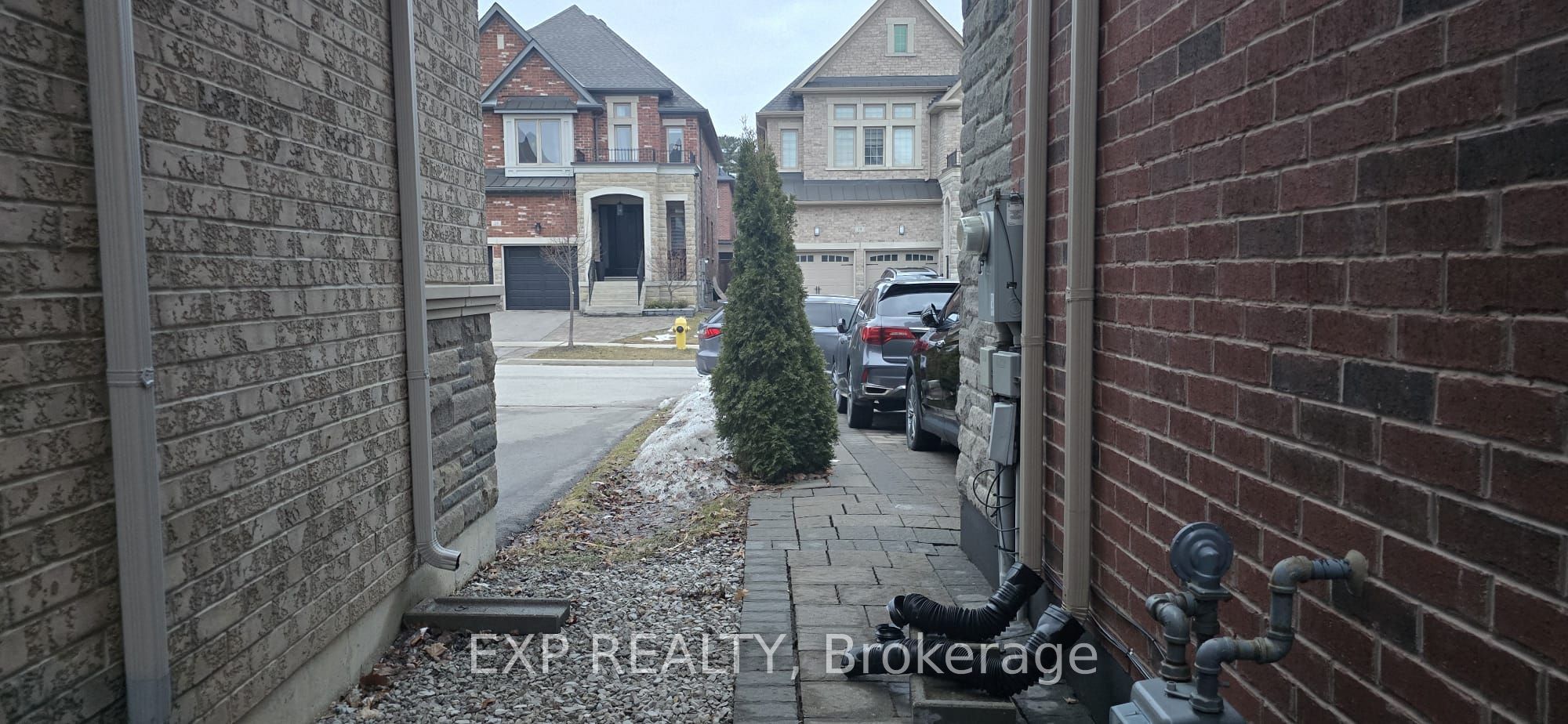 20 Rivoli Drive, Vaughan, ON L4H 3X2 photo 2