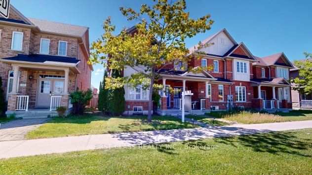 570 Hoover Park Drive, Whitchurch-Stouffville, ON L4A 0S8 photo 2