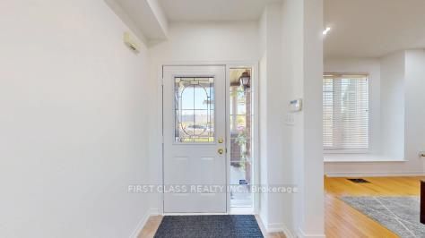 570 Hoover Park Drive, Whitchurch-Stouffville, ON L4A 0S8 photo 3