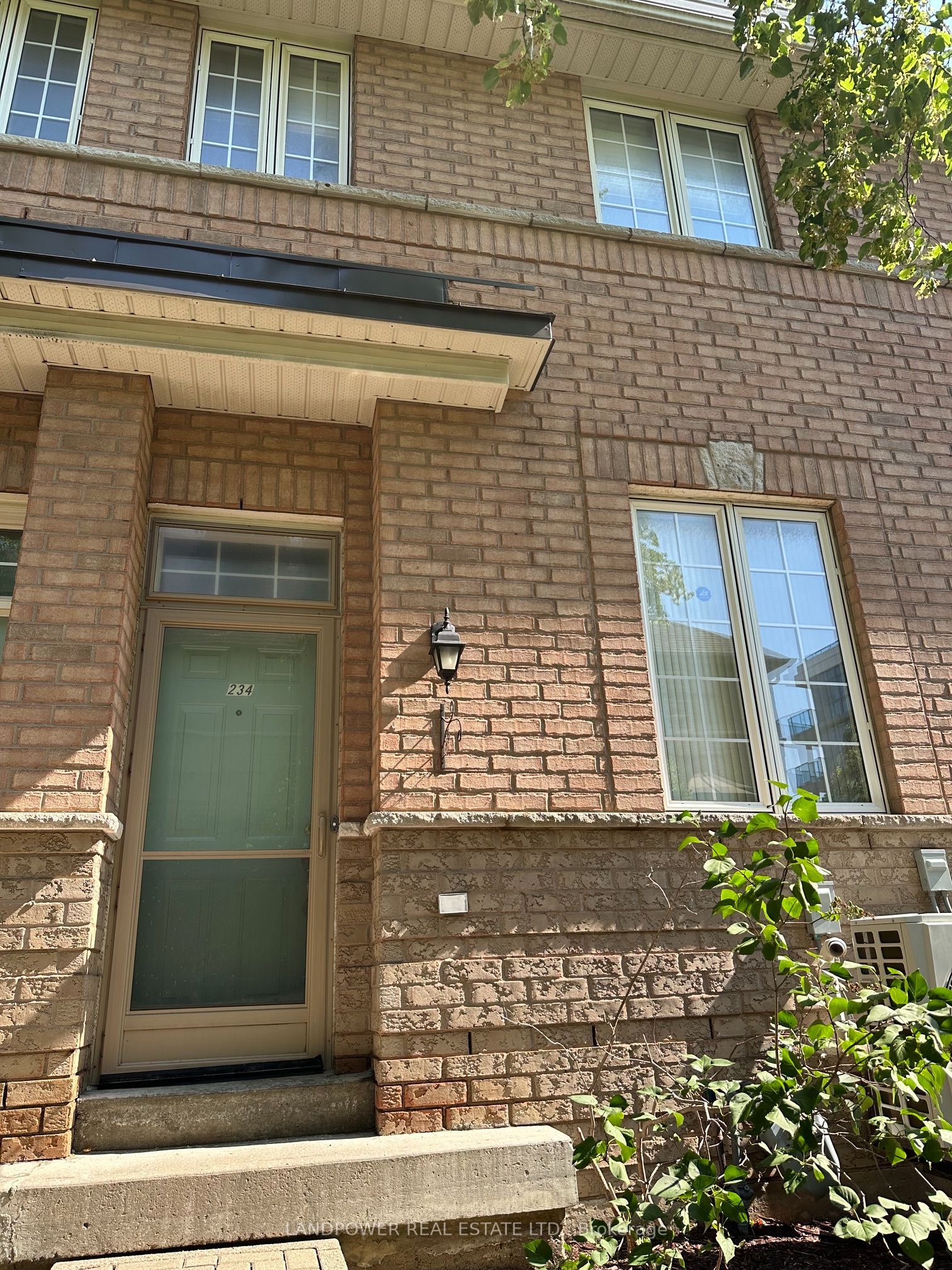 23 observatory Lane 234, Richmond Hill, ON L4C 0M7