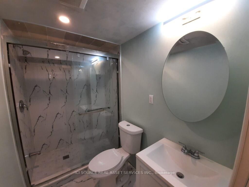8 Headford Avenue Lower, Richmond Hill, ON L4B 3V7 photo 3
