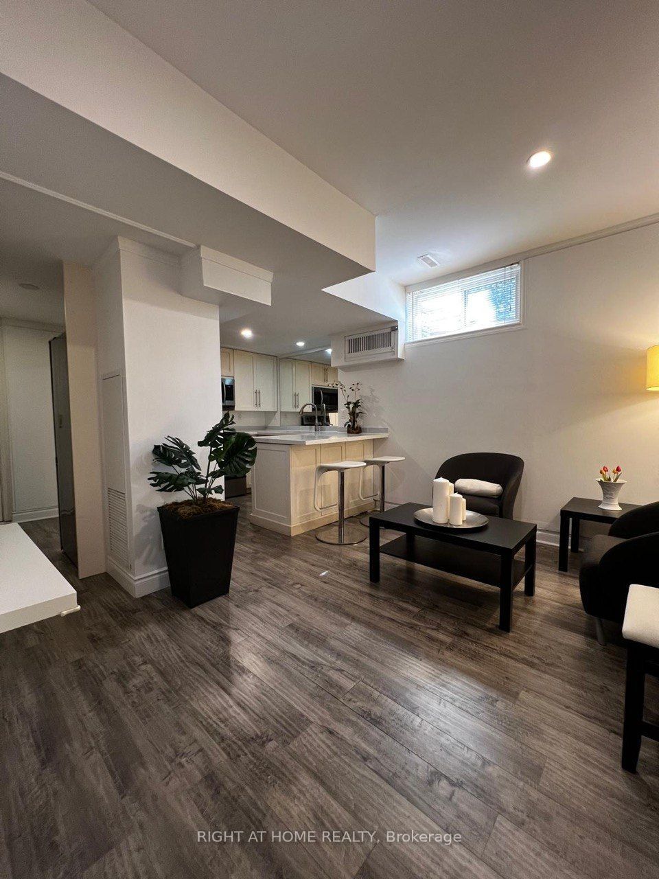 24 Jondan ( Basemnet) Crescent, Markham, ON L3T 3Z5 photo 2