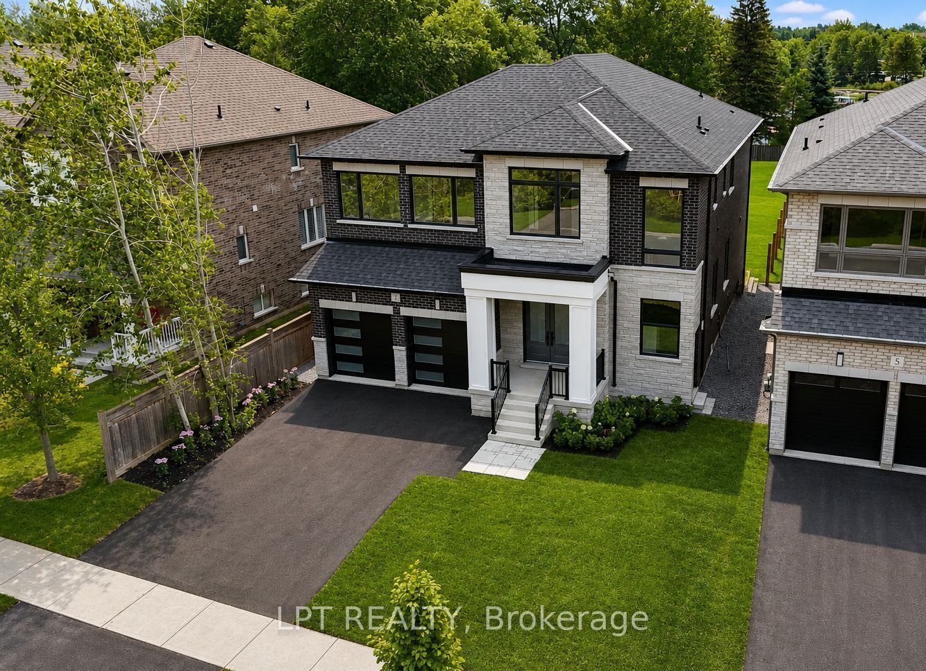7 Richmond Park Drive, Georgina, ON L4P 0H2 photo 2