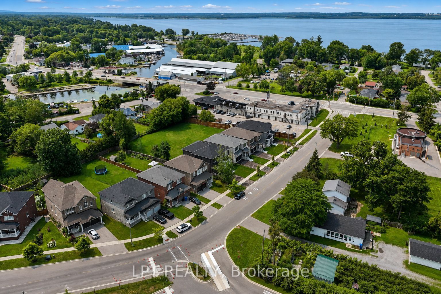 7 Richmond Park Drive, Georgina, ON L4P 0H2 photo 3