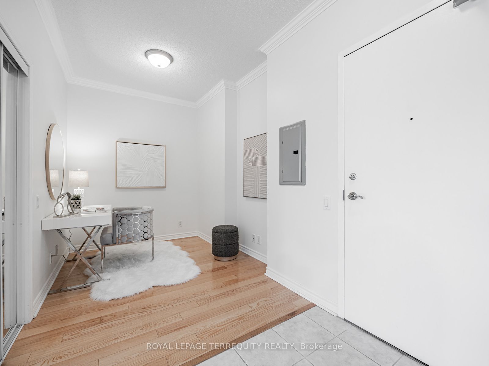 11121 Yonge Street 215, Richmond Hill, ON L4C 0S7 photo 3