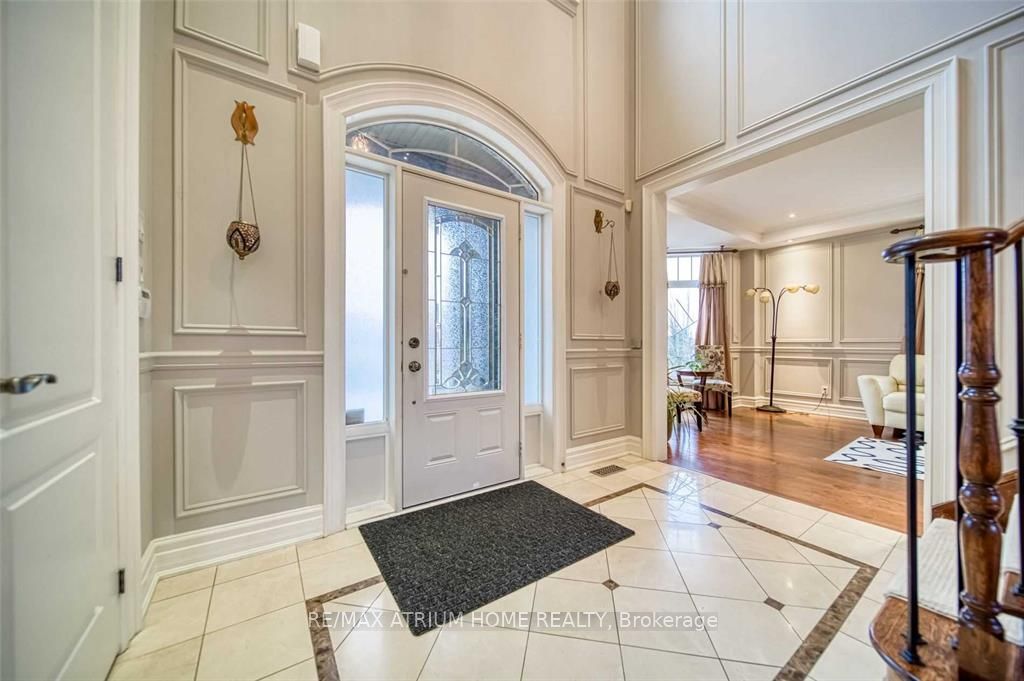 18 Soleil Boulevard, Aurora, ON L4G 0H4 photo 2