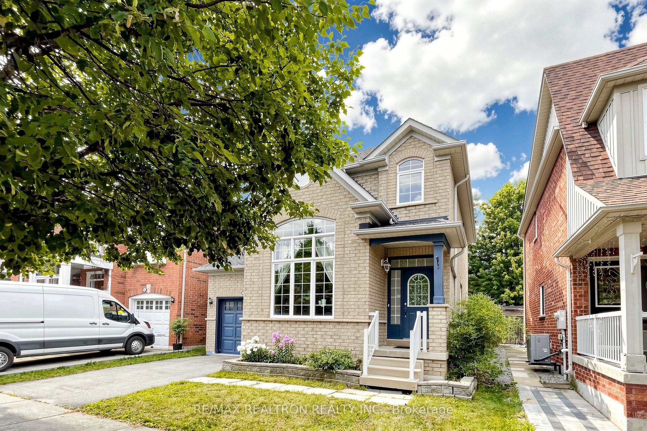 51 Pinecrest Street, Markham, ON L6E 1C2 photo 2
