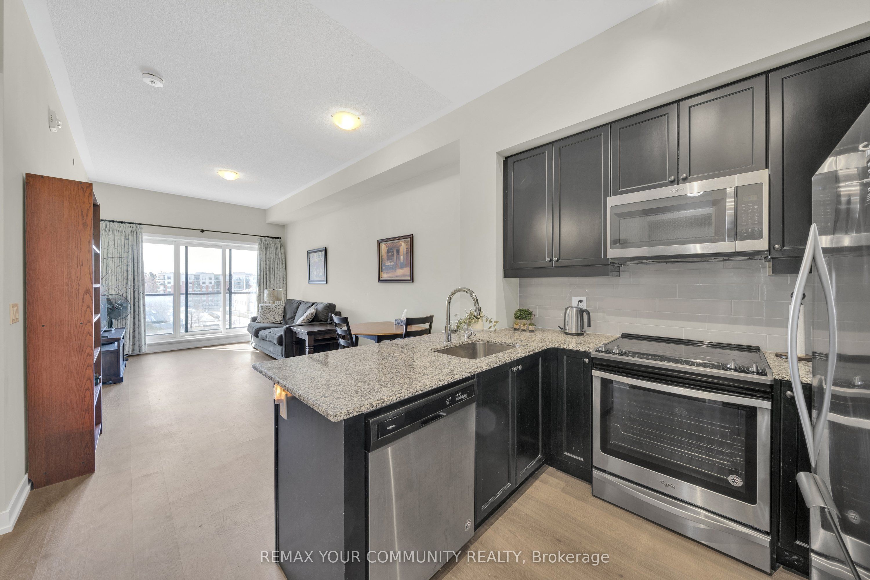 555 William Graham Drive PH401, Aurora, ON L4G 3H9 photo 4