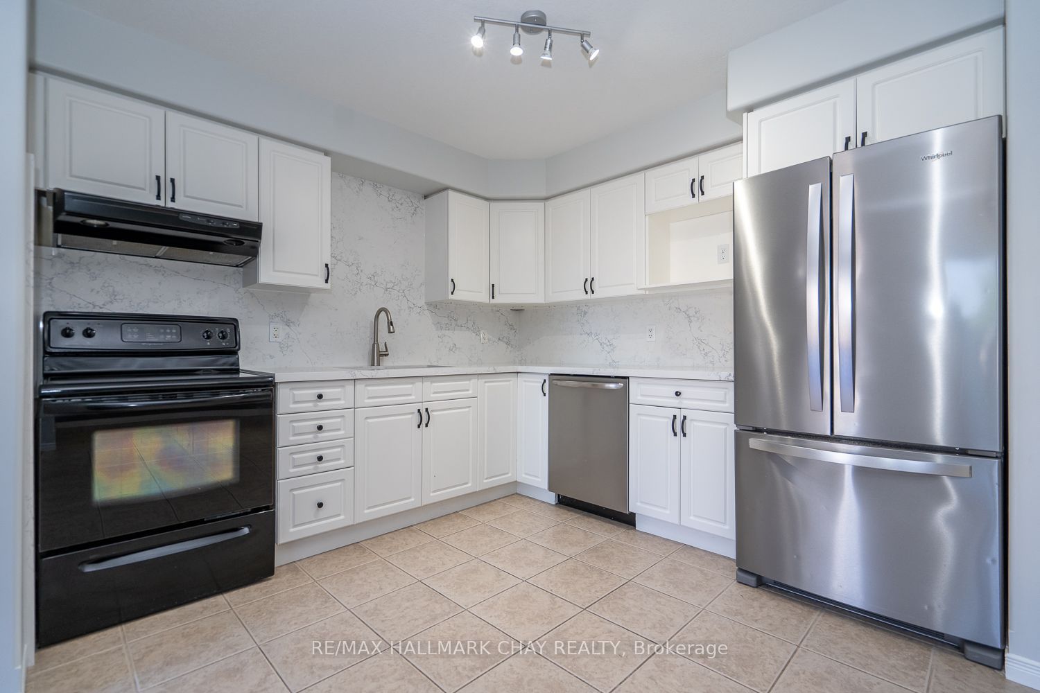 15 Wallace Street, New Tecumseth, ON L9R 2G5 photo 3