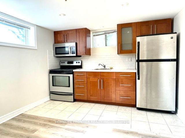 981 Davis Drive Bsmnt, Newmarket, ON L3Y 2R7 photo 3