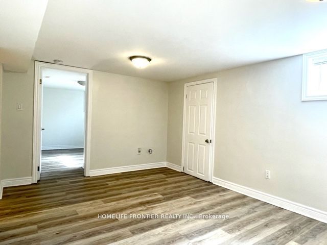 981 Davis Drive Bsmnt, Newmarket, ON L3Y 2R7 photo 4