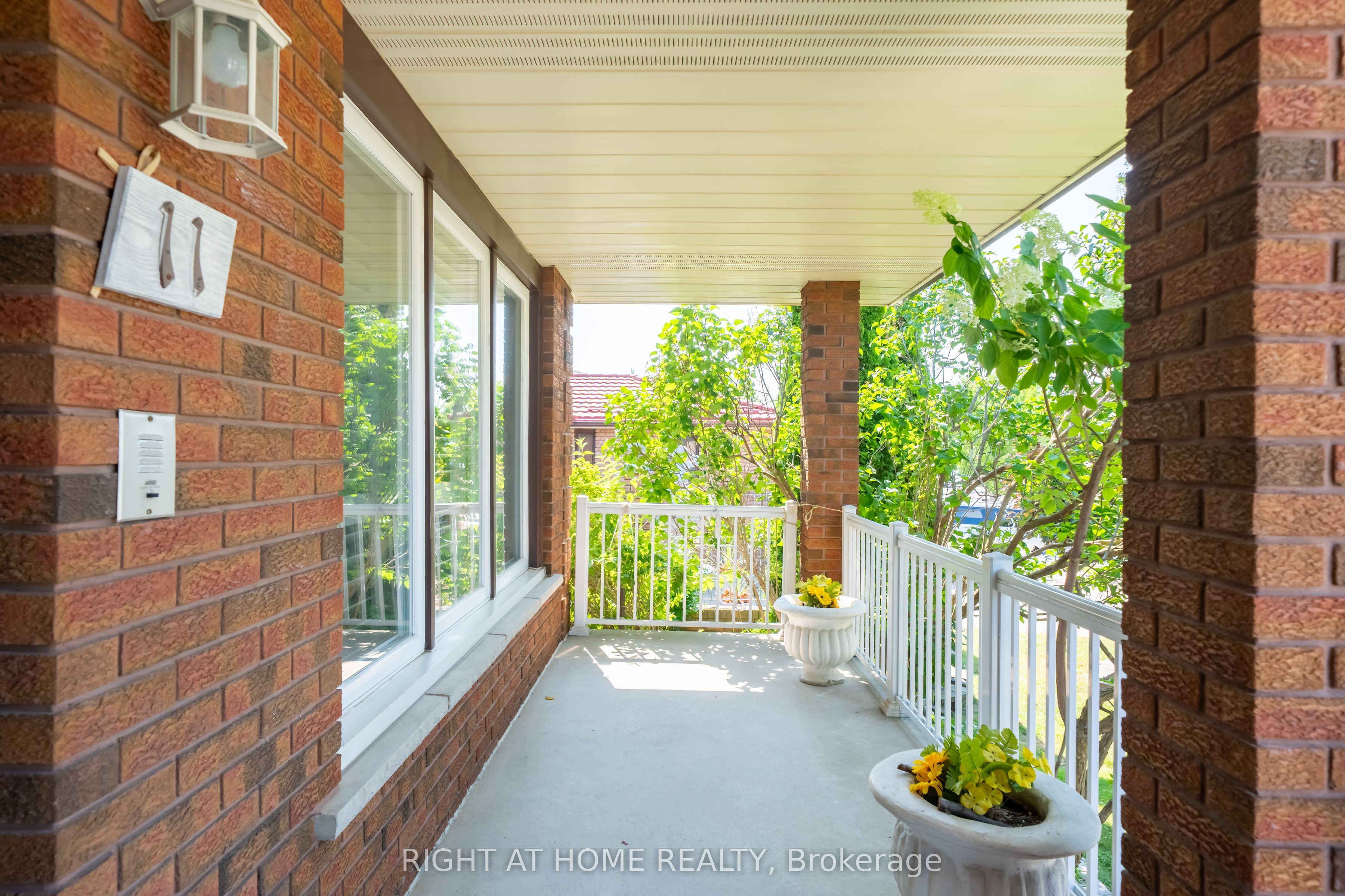 11 Timber Lane, Vaughan, ON L4L 3J6 photo 3