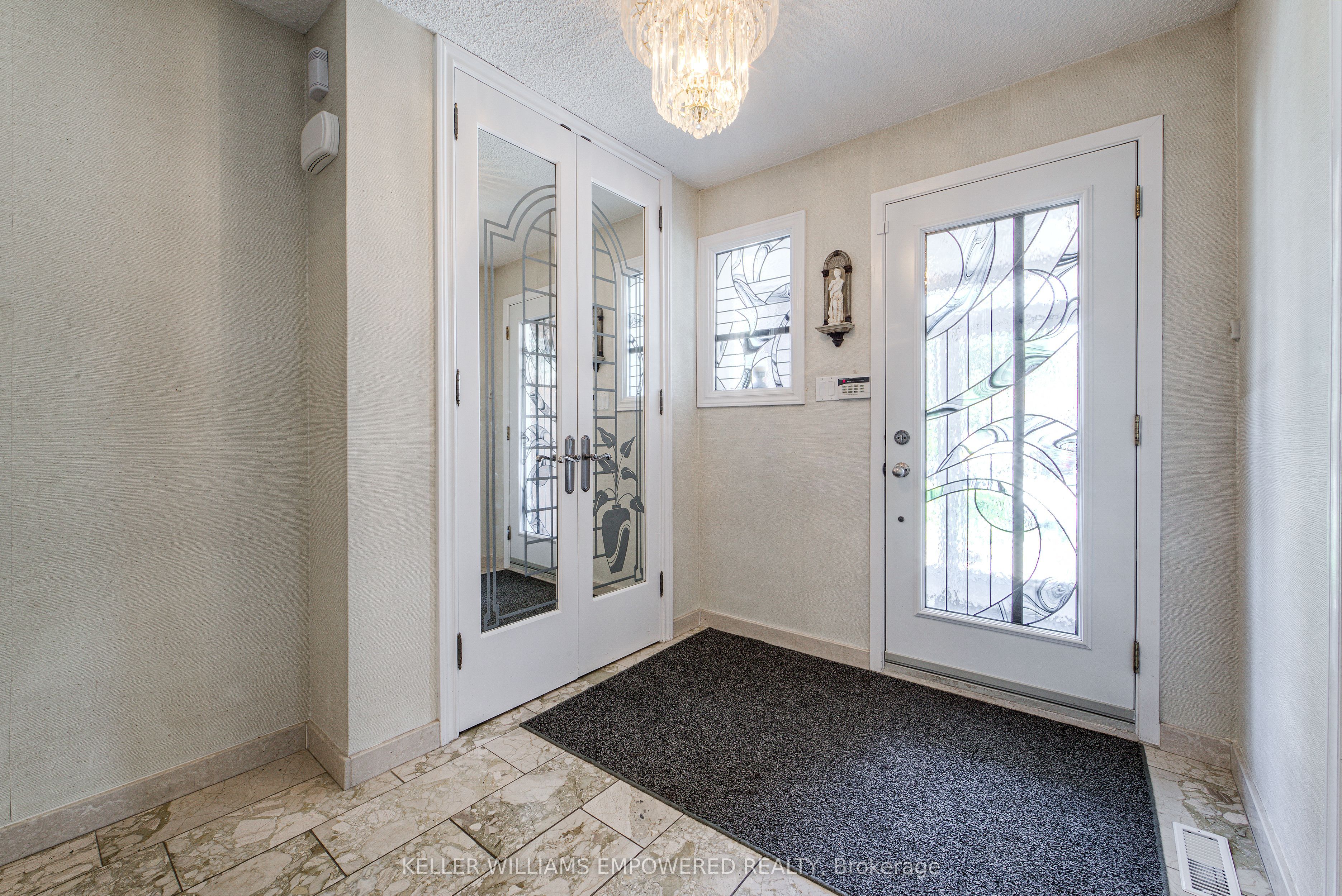 79 Oakmount Crescent, Vaughan, ON L4K 2C2 photo 3