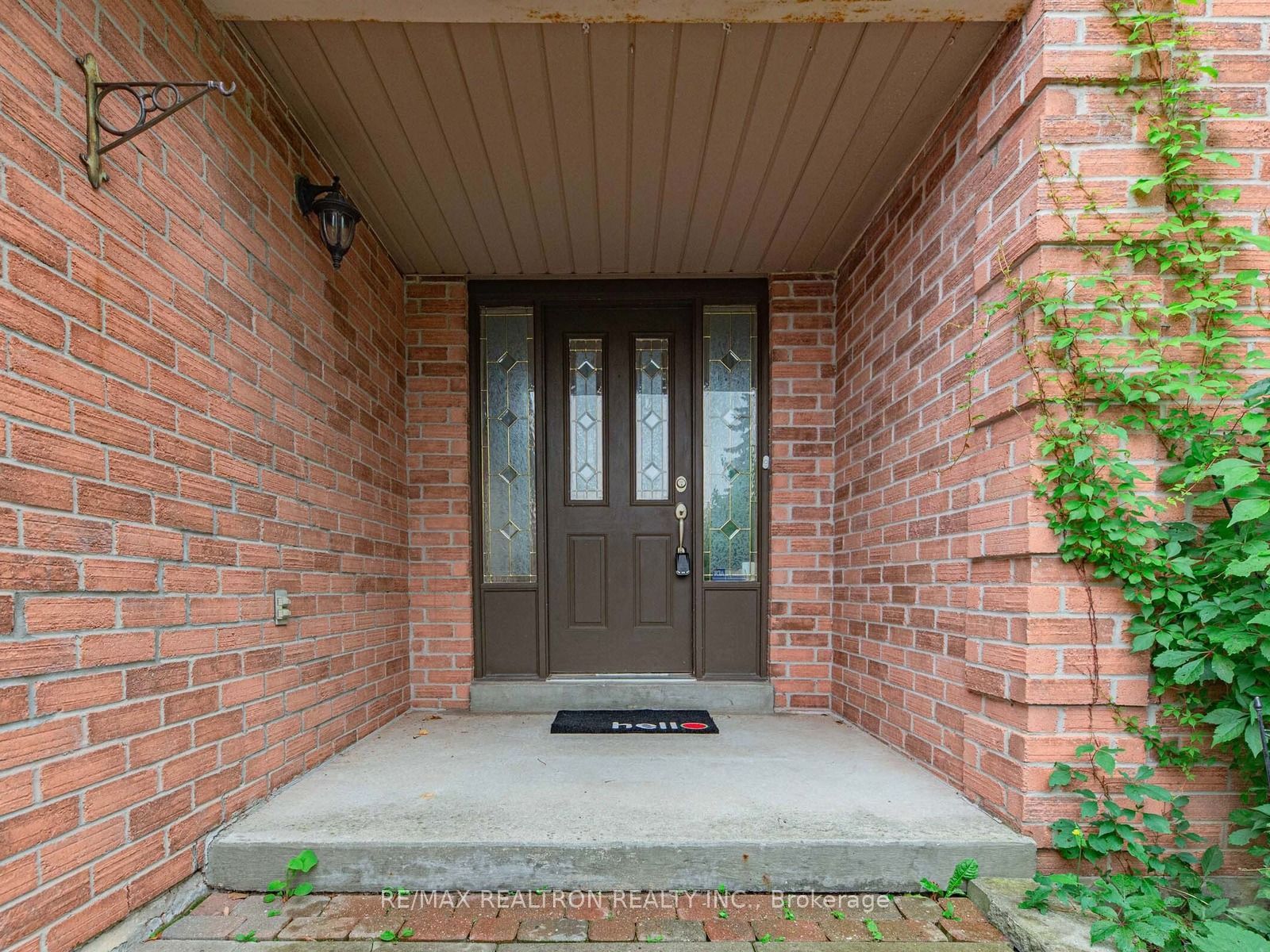 328 Salisbury Lane, Newmarket, ON L3Y 8A6 photo 2