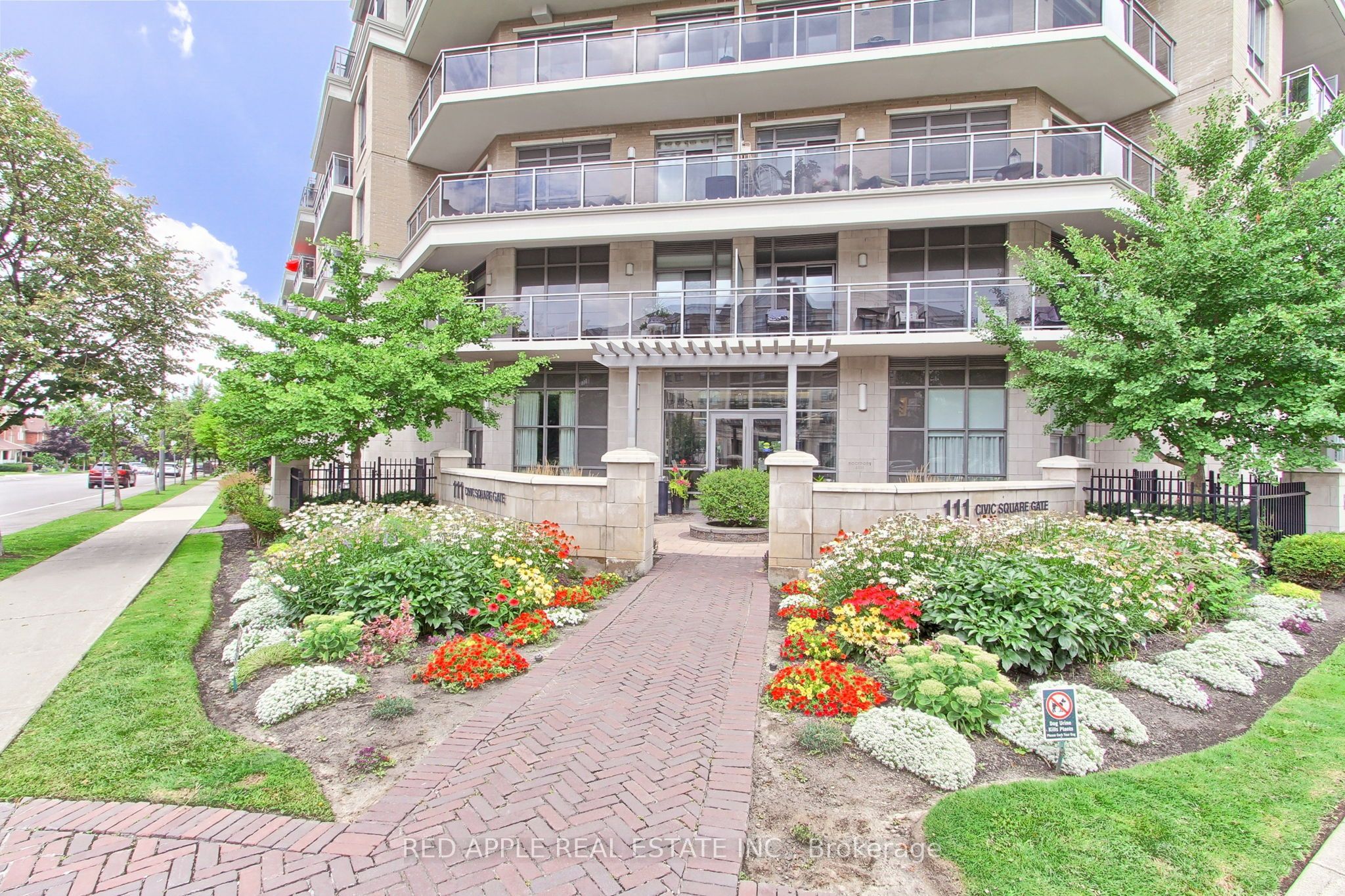 111 Civic Square Gate 519, Aurora, ON L4G 0S6 photo 3
