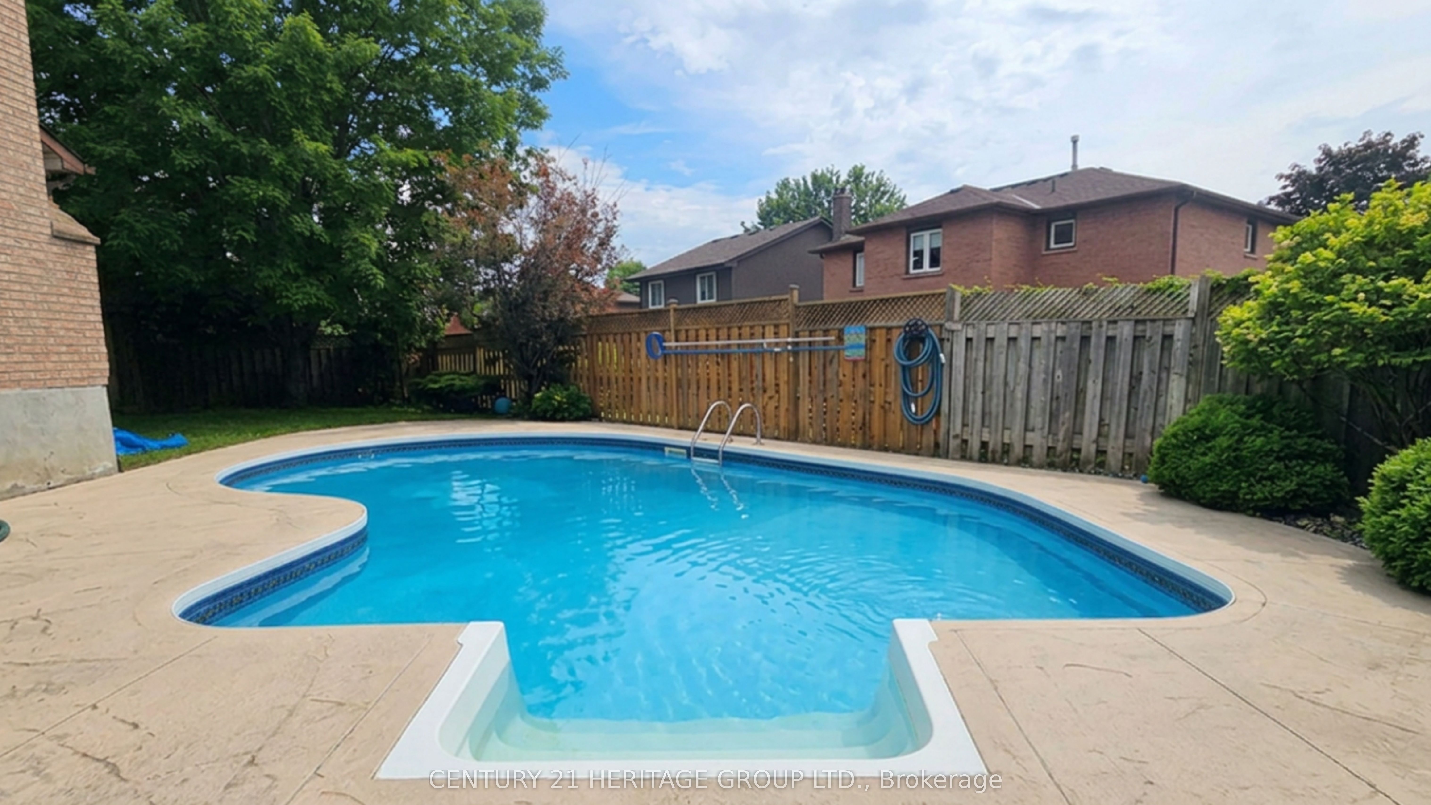 12 Gres Court, Bradford West Gwillimbury, ON L3Z 2S4 photo 2