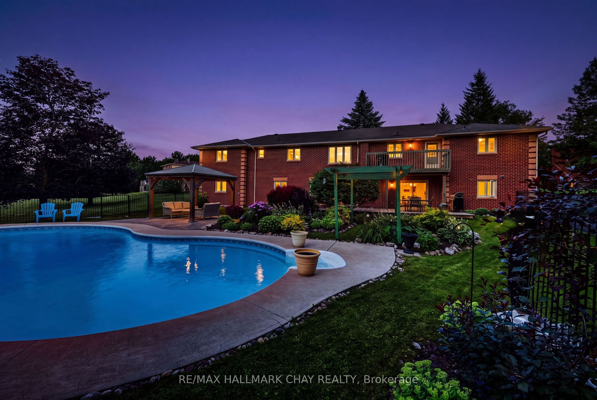 36 Mulock Drive, Bradford West Gwillimbury, ON L0G 1B0 photo 2