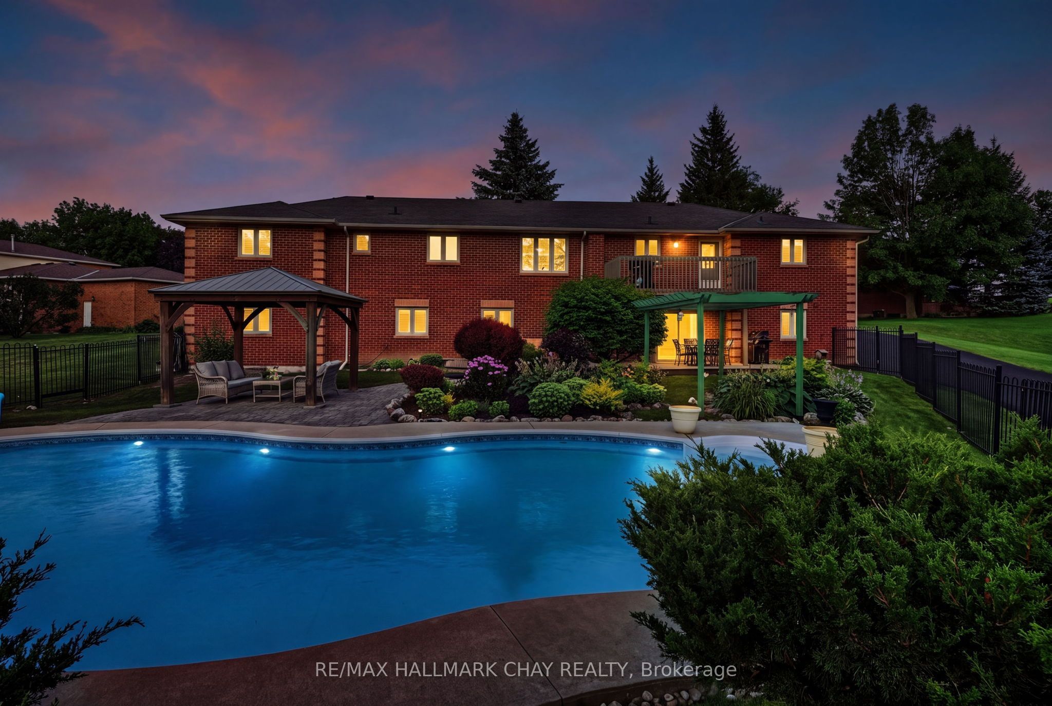 36 Mulock Drive, Bradford West Gwillimbury, ON L0G 1B0 photo 3