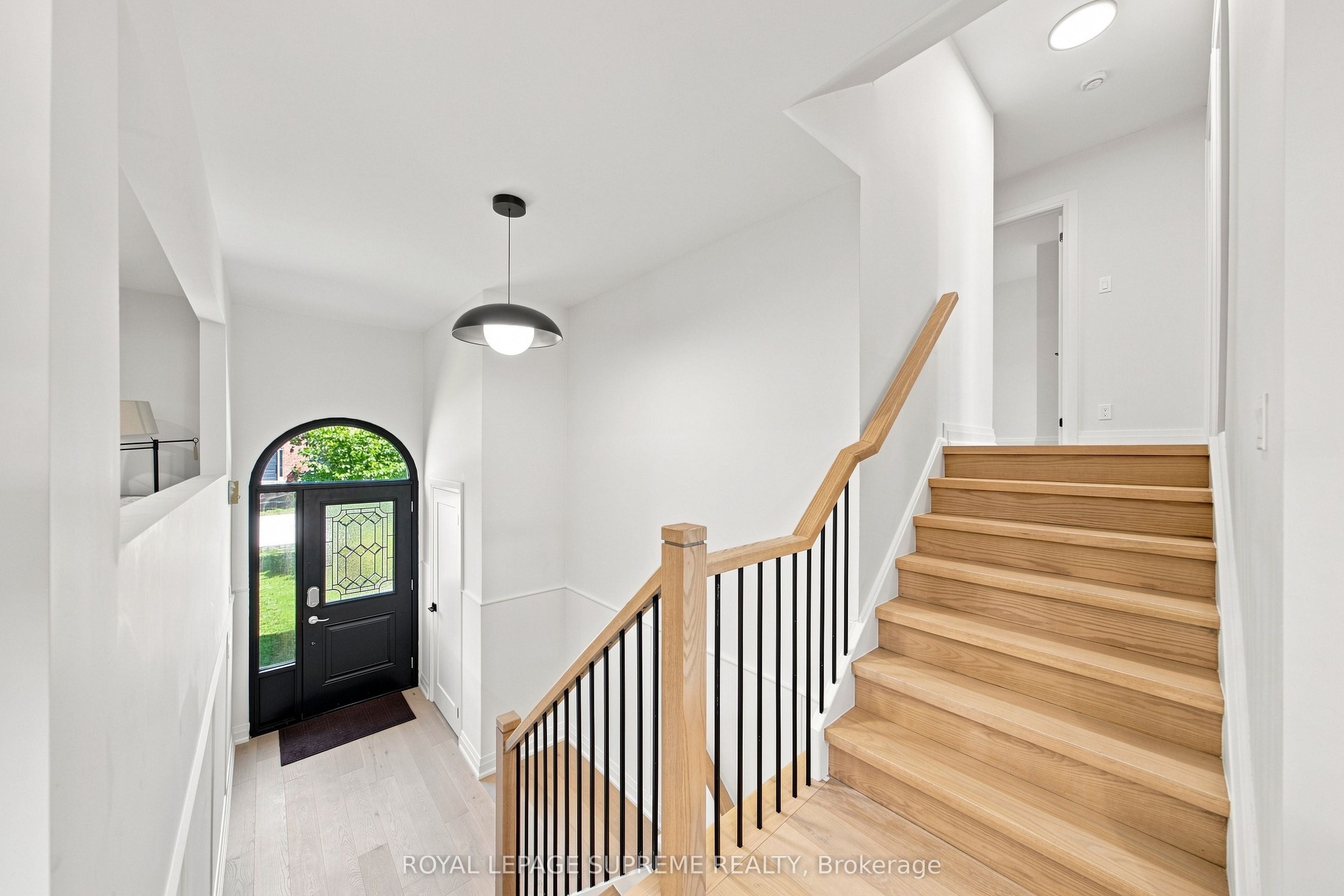 26 Crown Crescent, Bradford West Gwillimbury, ON L3Z 2M6 photo 3