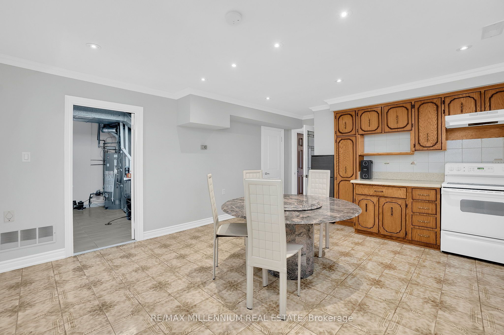 99 Willis Road Lower, Vaughan, ON L4L 2S4 photo 4