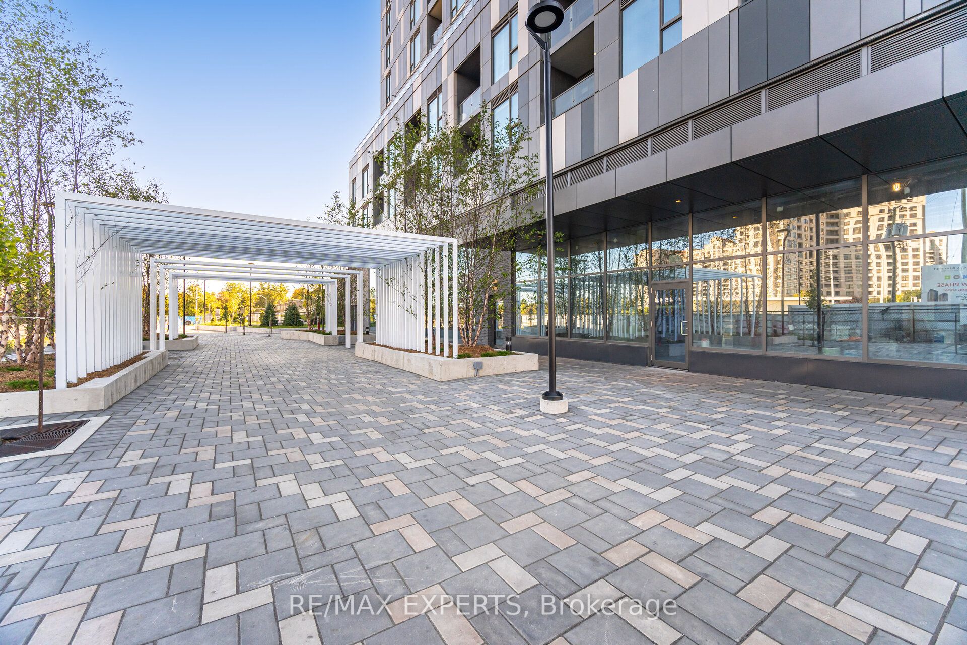 498 Caldari Road 1824, Vaughan, ON L4K 0R6 photo 2
