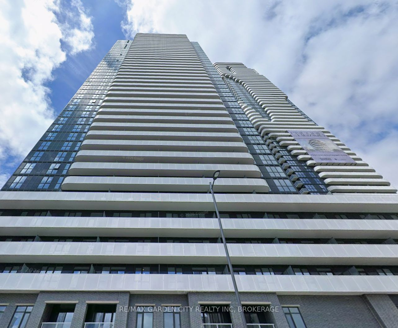 28 Interchange Way W 1701, Vaughan, ON L4K 0P8