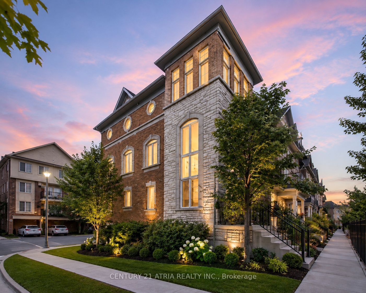 92 Louisbourg Way, Markham, ON L6E 0C5