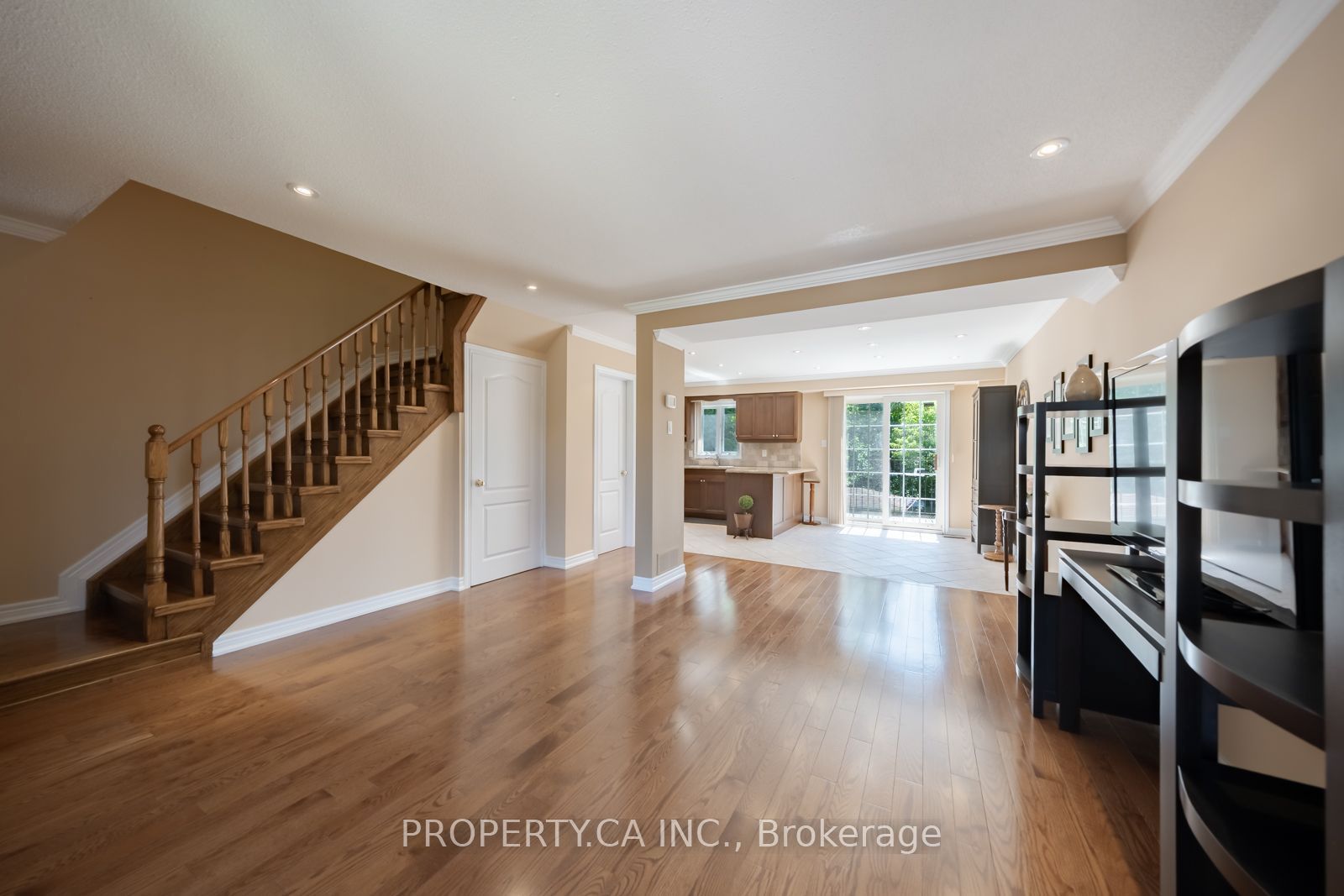17 Boyne Highlands Court, Vaughan, ON L4K 1K4 photo 3