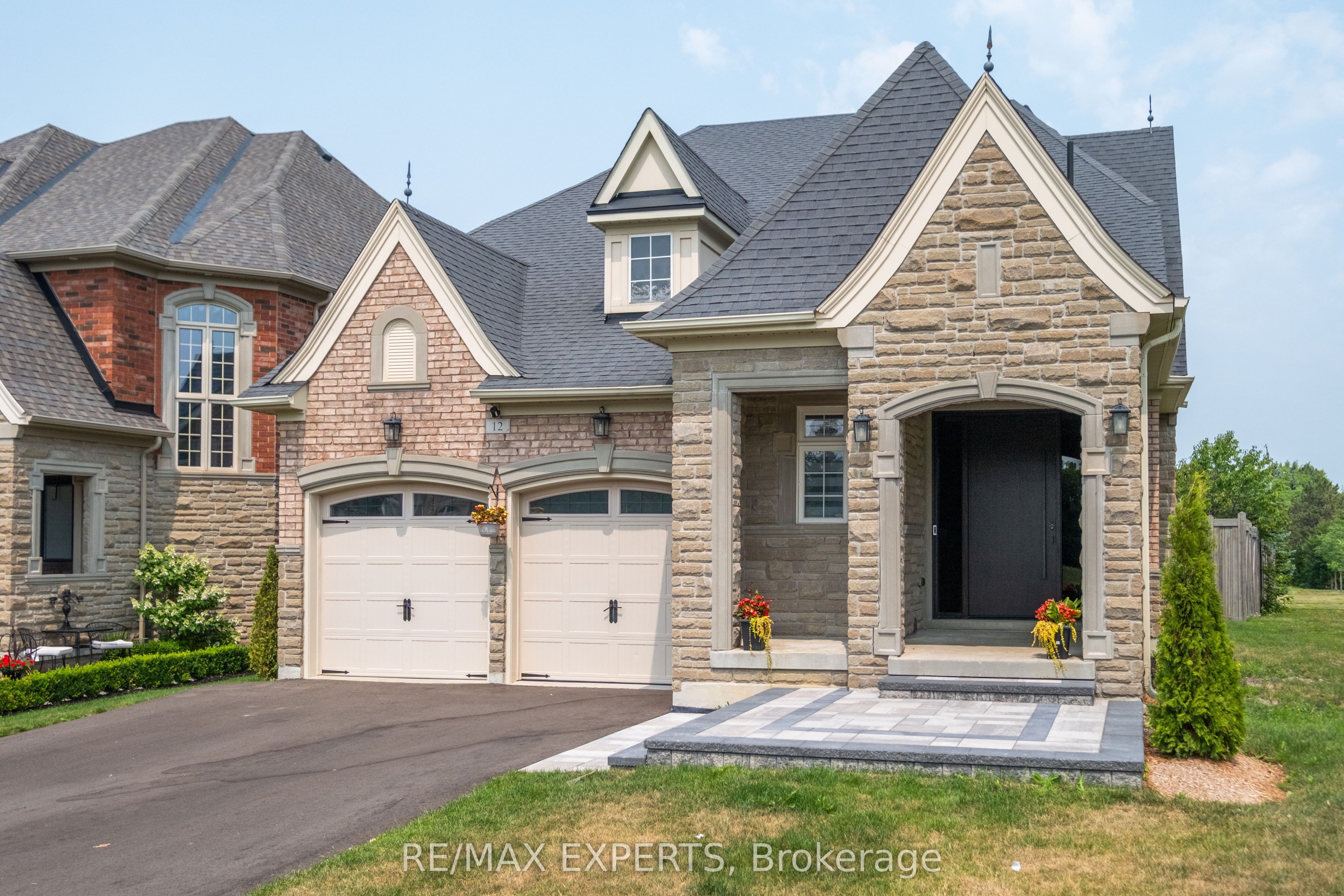 12 Valley Point Crescent, King, ON L7B 0B7 photo 3