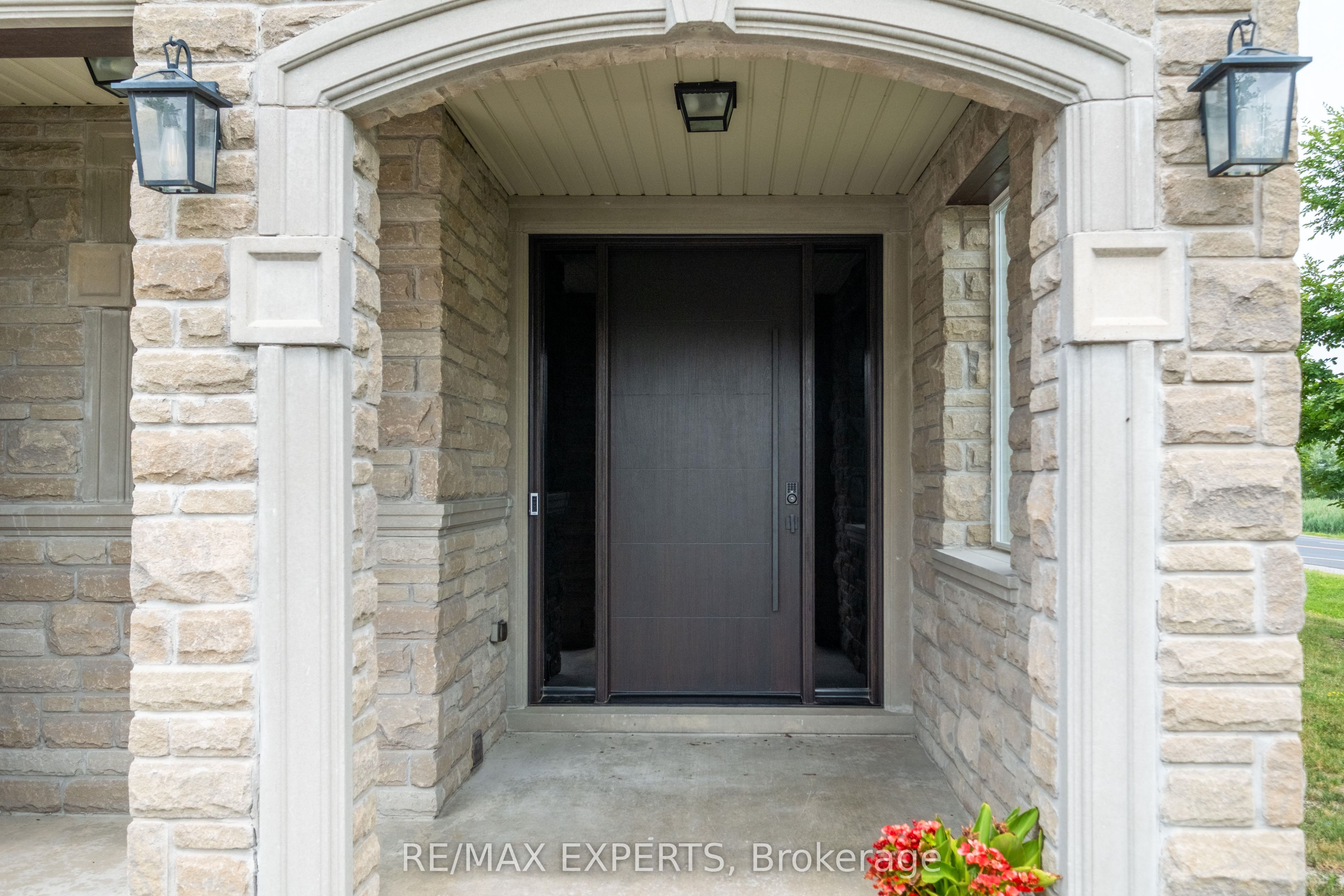 12 Valley Point Crescent, King, ON L7B 0B7 photo 4