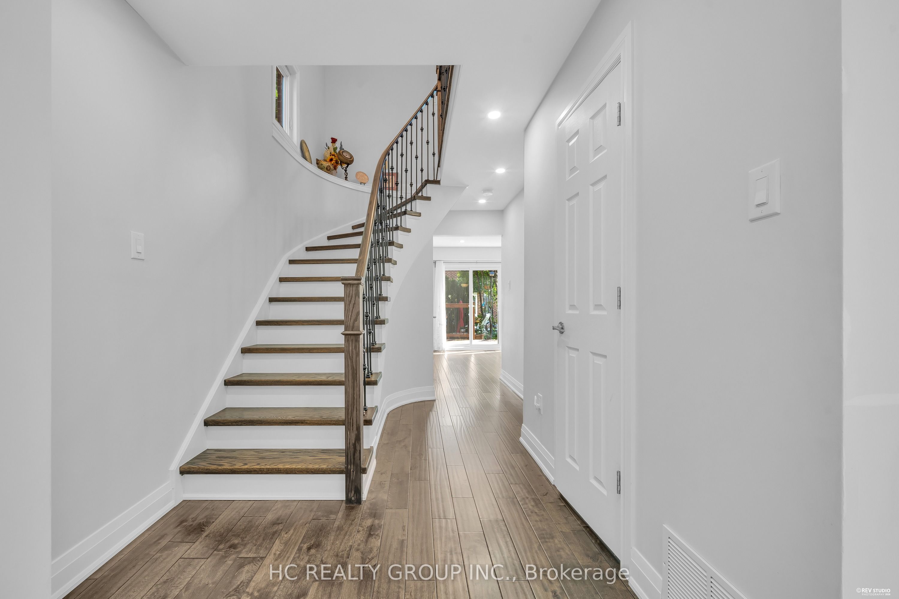 17 Pugsley Avenue, Richmond Hill, ON L4C 8B6 photo 5