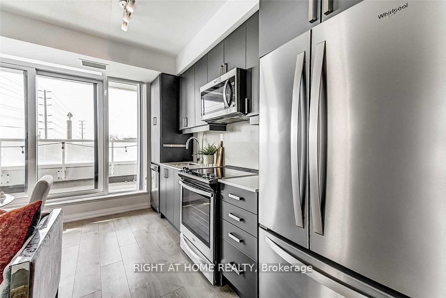 7895 Jane Street 213, Vaughan, ON L4K 0K2 photo 2