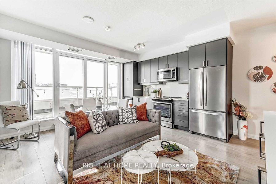 7895 Jane Street 213, Vaughan, ON L4K 0K2 photo 3