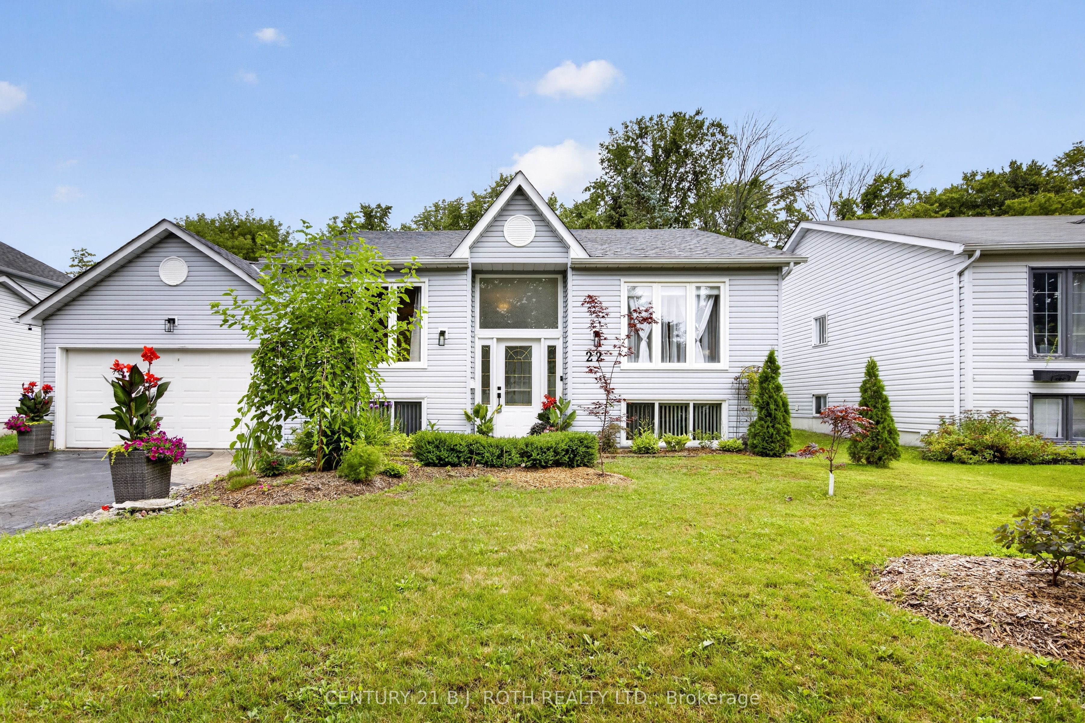 22 Michael Street, Essa, ON L3W 0M4