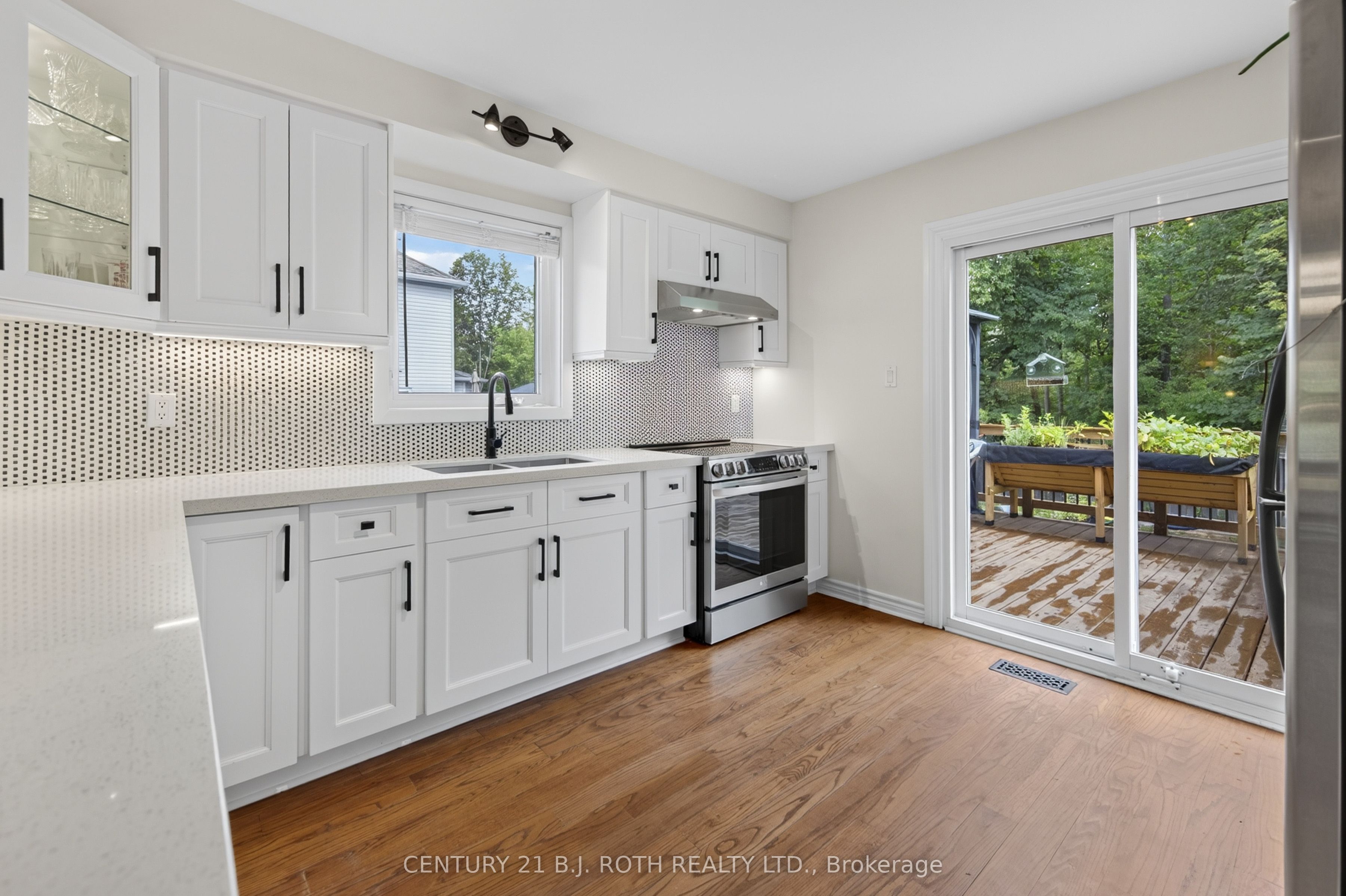 22 Michael Street, Essa, ON L3W 0M4 photo 4