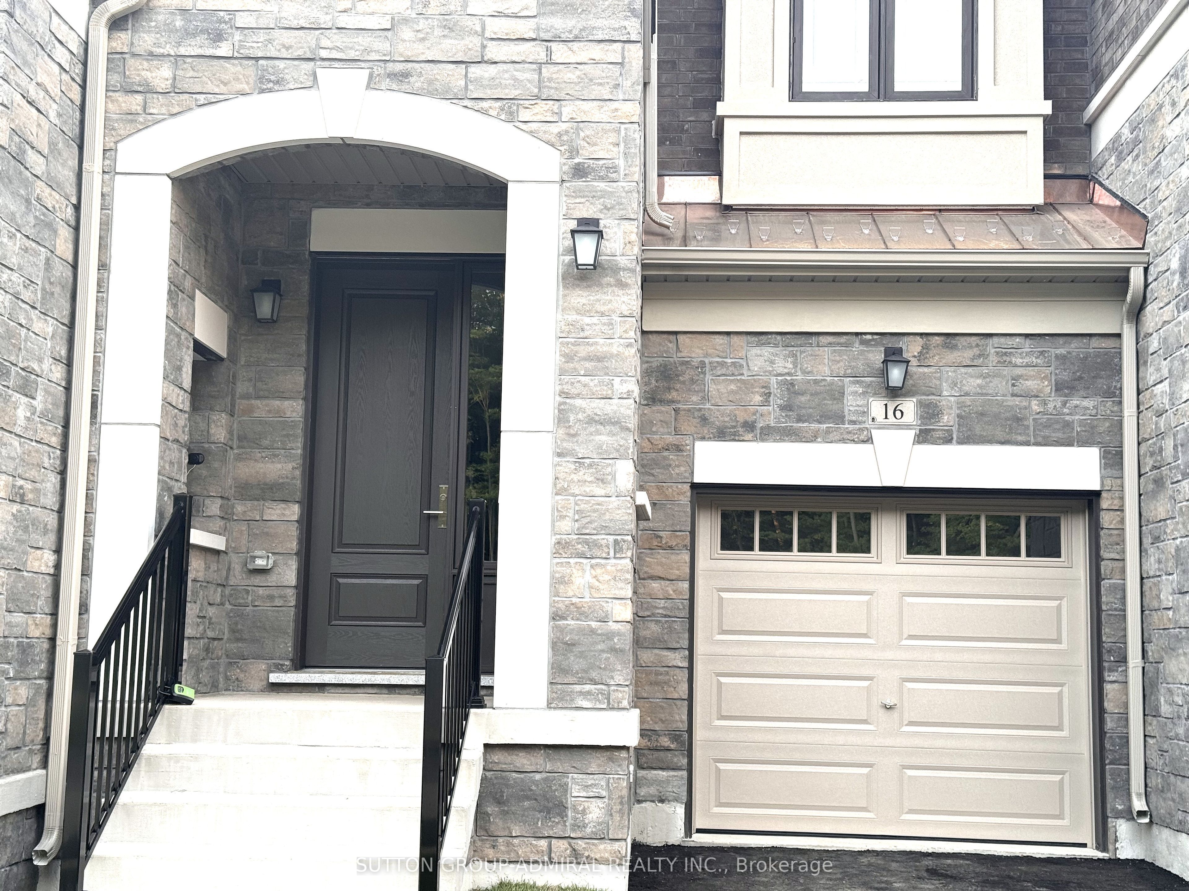 16 Donnacona Drive, Vaughan, ON L4H 5L6 photo 3