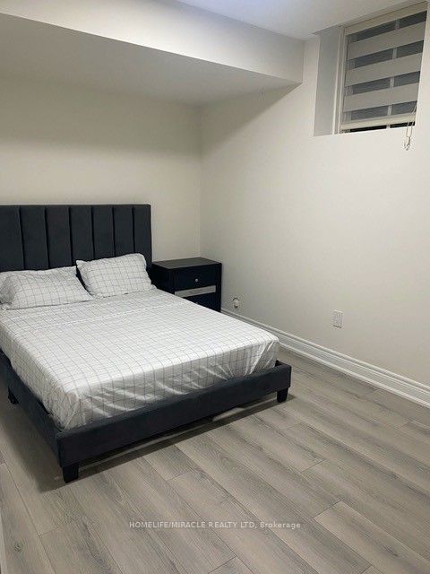 161 Rowe Street, Bradford West Gwillimbury, ON L3Z 4N2 photo 4