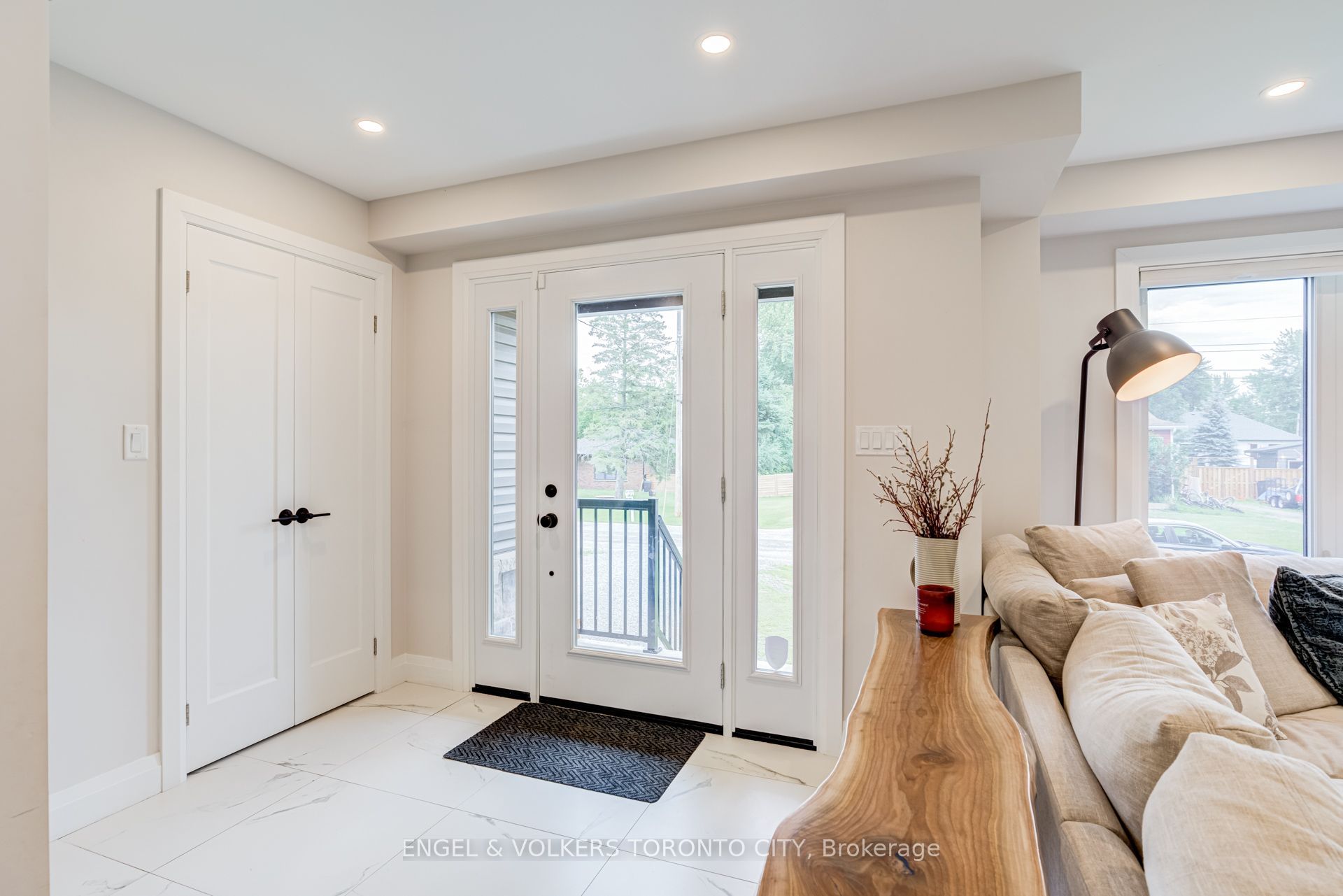 40 Glenview Avenue, Georgina, ON L0E 1N0 photo 4