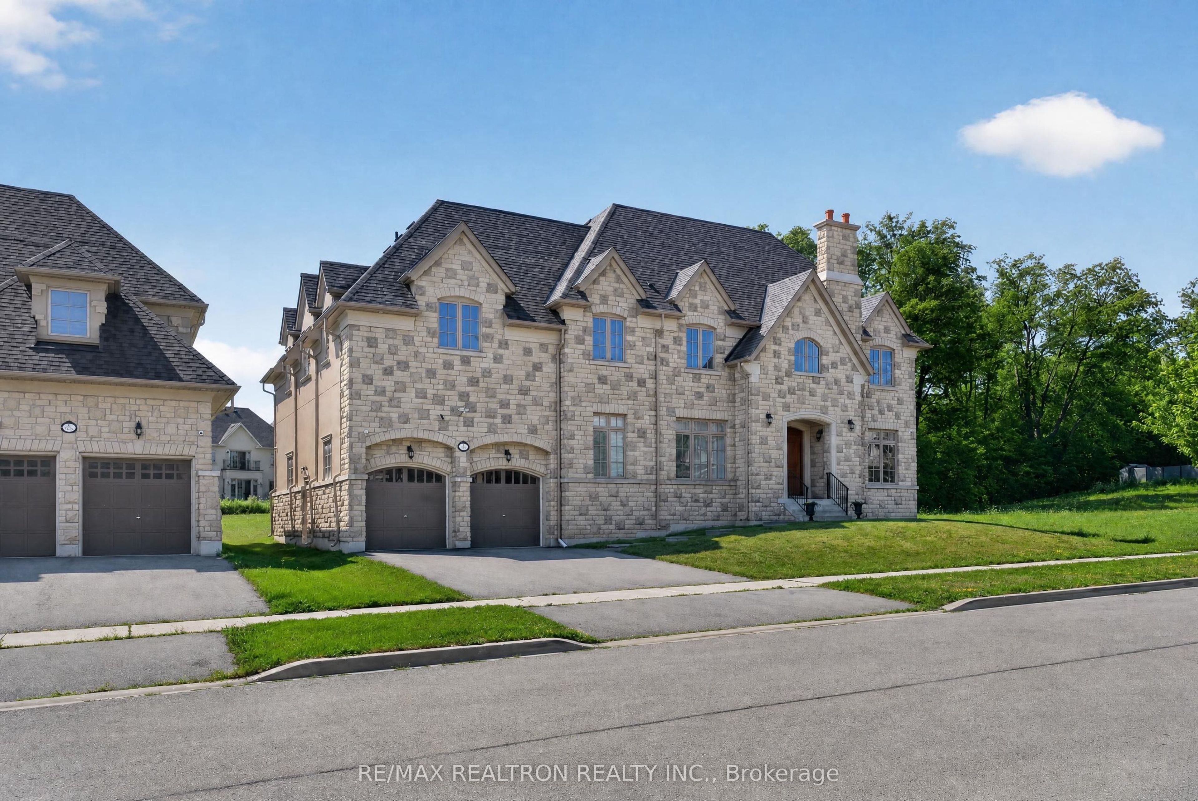58 Wigston Place, Vaughan, ON L4J 8C6
