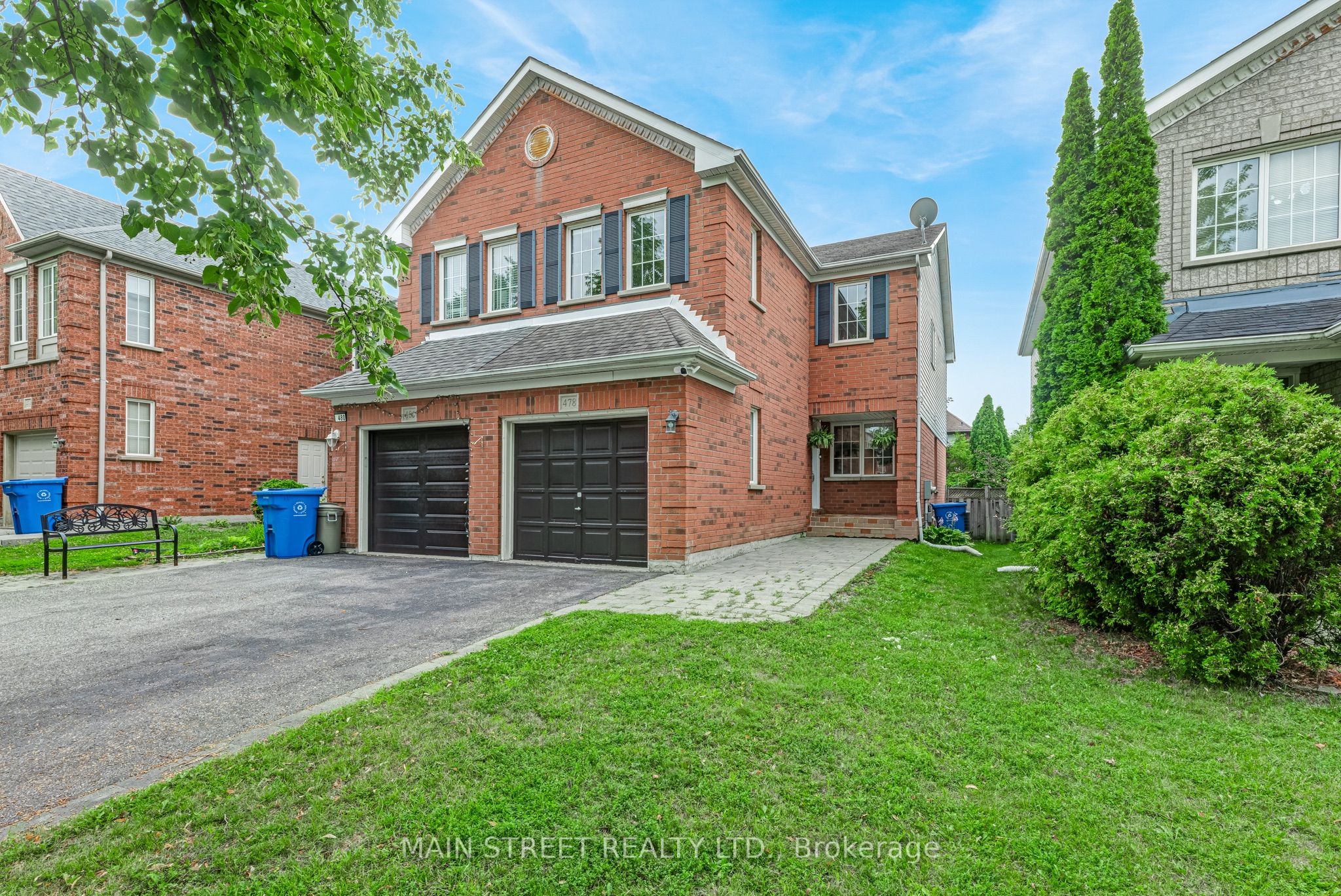 478 Heddle Crescent, Newmarket, ON L3X 2J3 photo 2