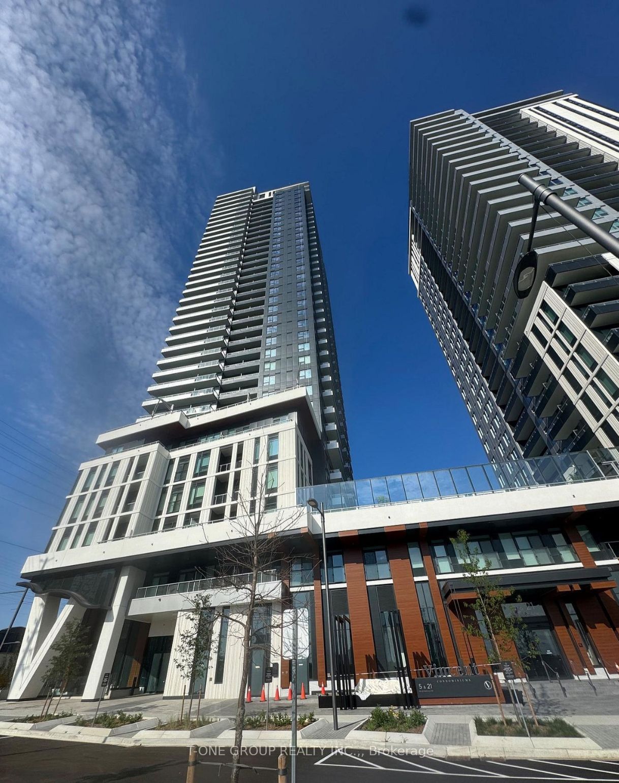 5 Meadowdale Road 307, Vaughan, ON L4K 0C7