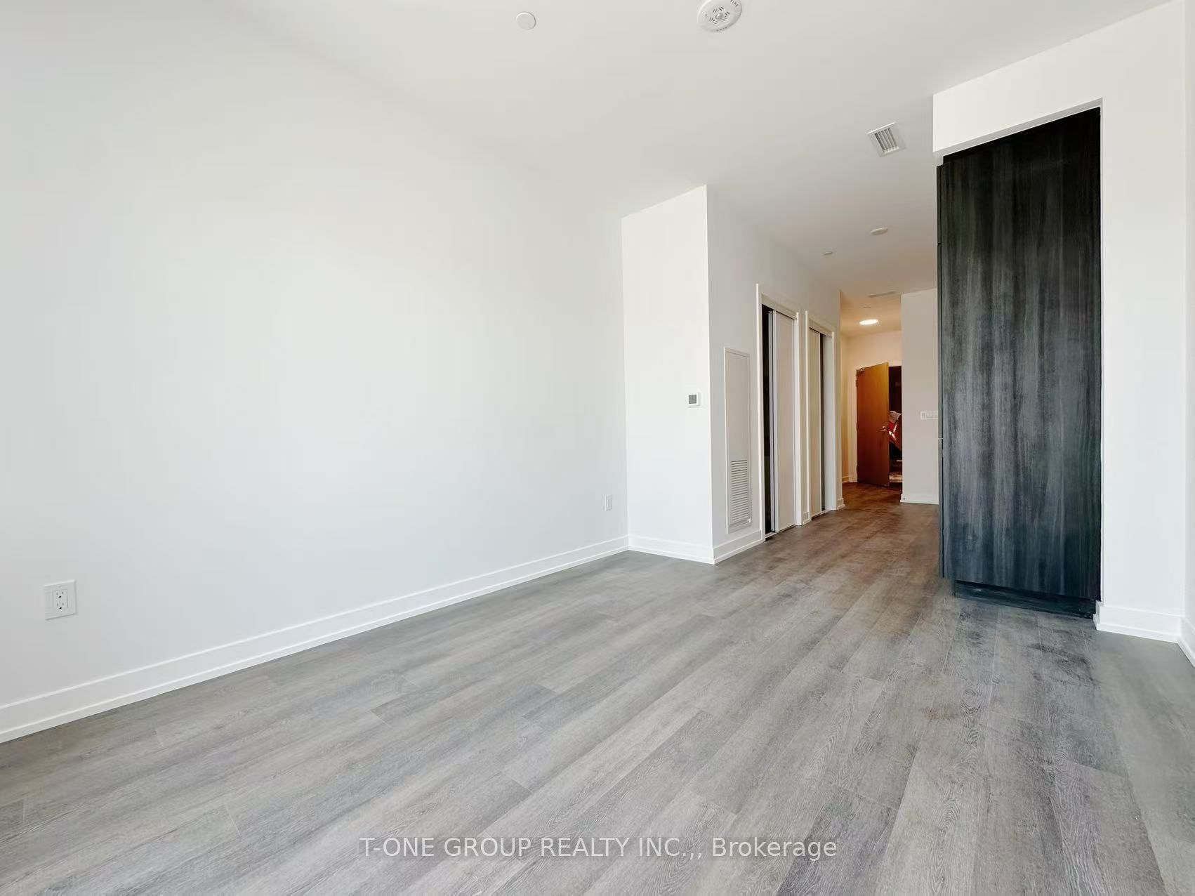 5 Meadowdale Road 307, Vaughan, ON L4K 0C7 photo 2