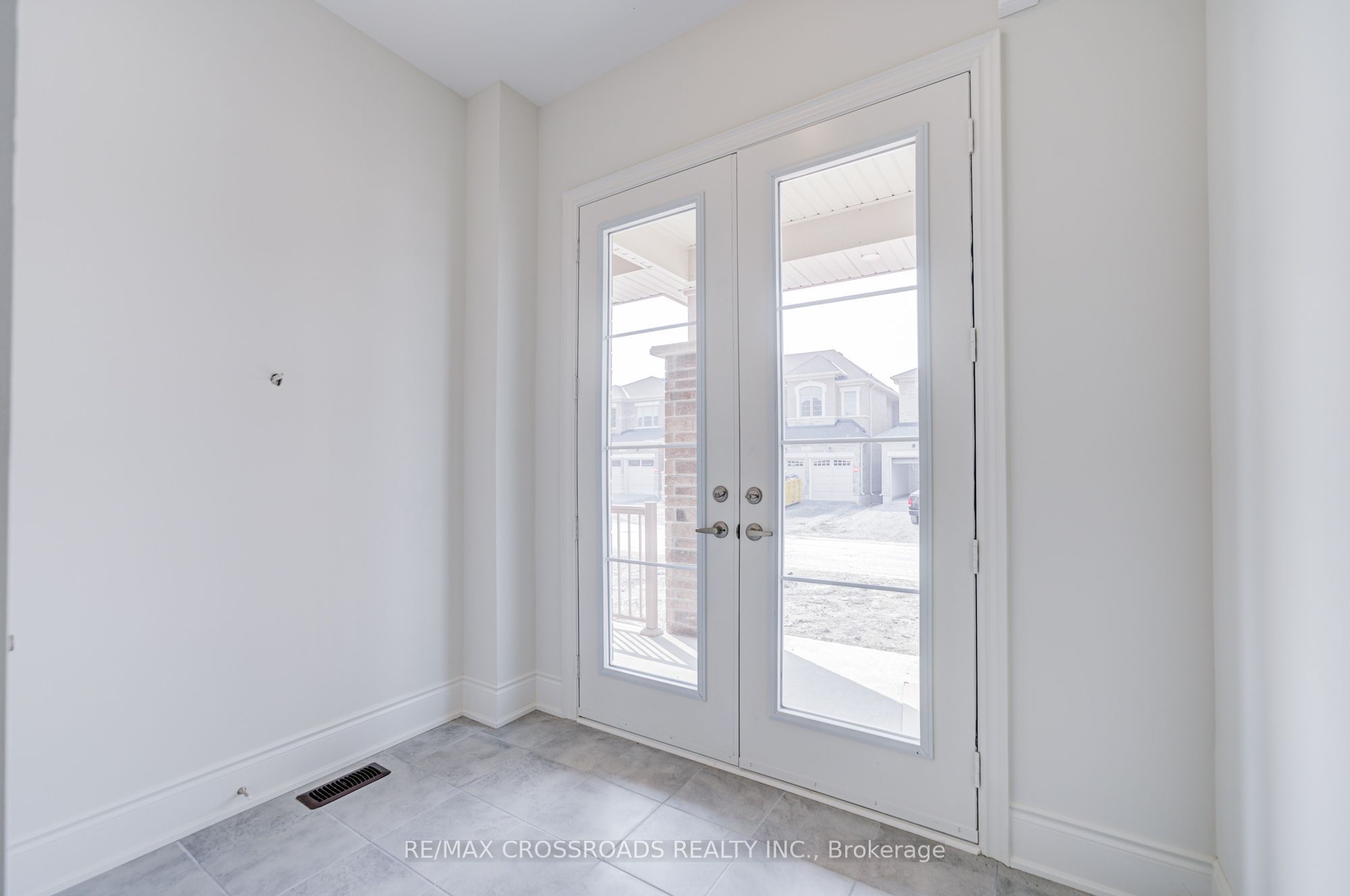 86 Big Willow Crescent, Richmond Hill, ON L4E 3R4 photo 4