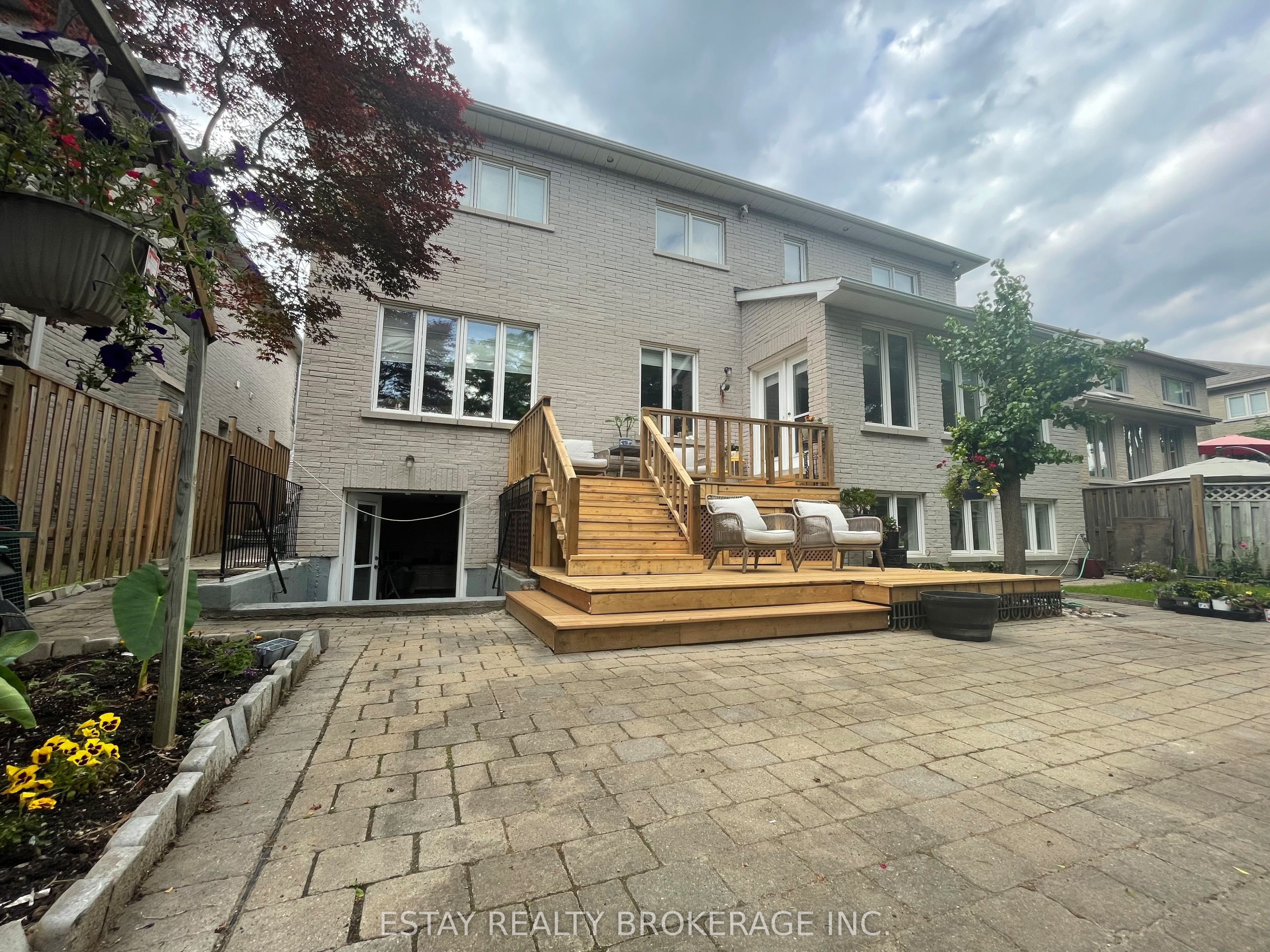 47 Pathlane Road, Richmond Hill, ON L4B 4A6 photo 2